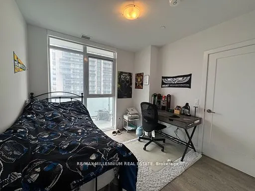 2550 simcoe Street N, #1715