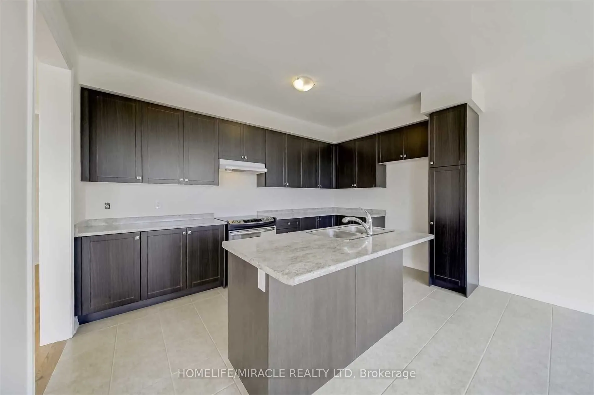 2437 Hibiscus Drive