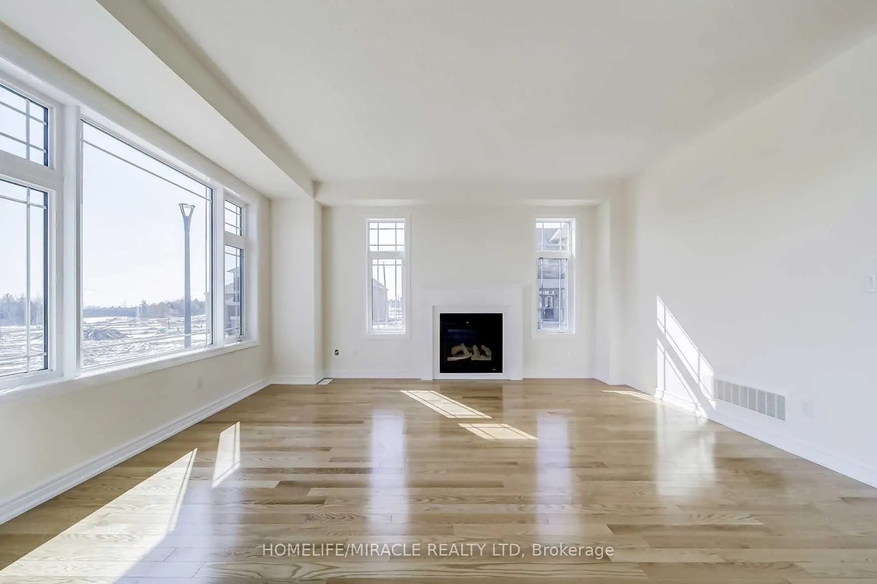 2437 Hibiscus Drive