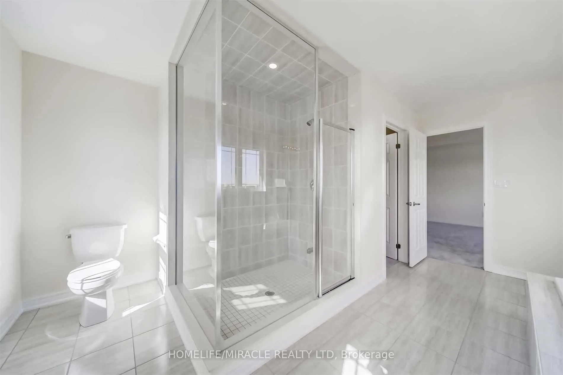 2437 Hibiscus Drive