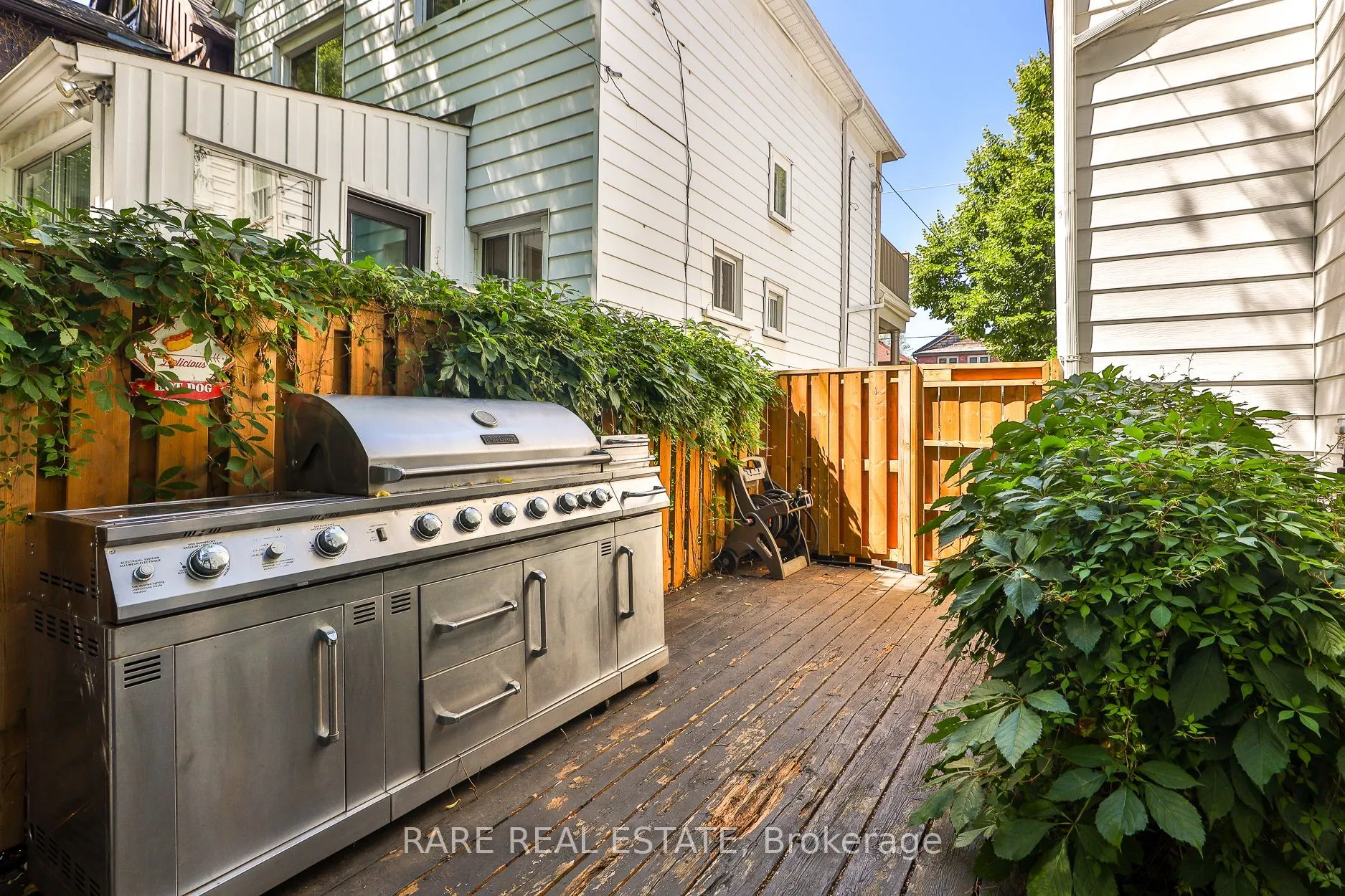 965 Logan Avenue