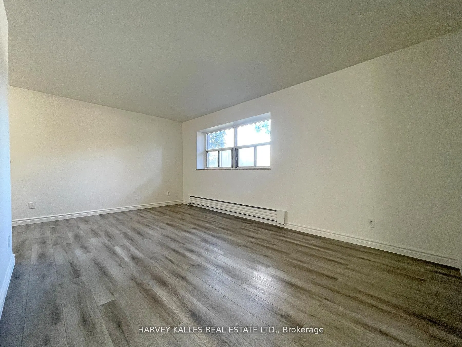 1751 Victoria Park Avenue, #103