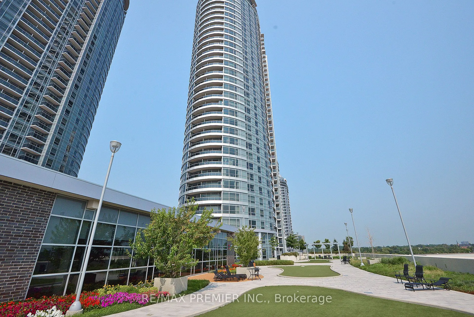 135 Village Green Square, #318