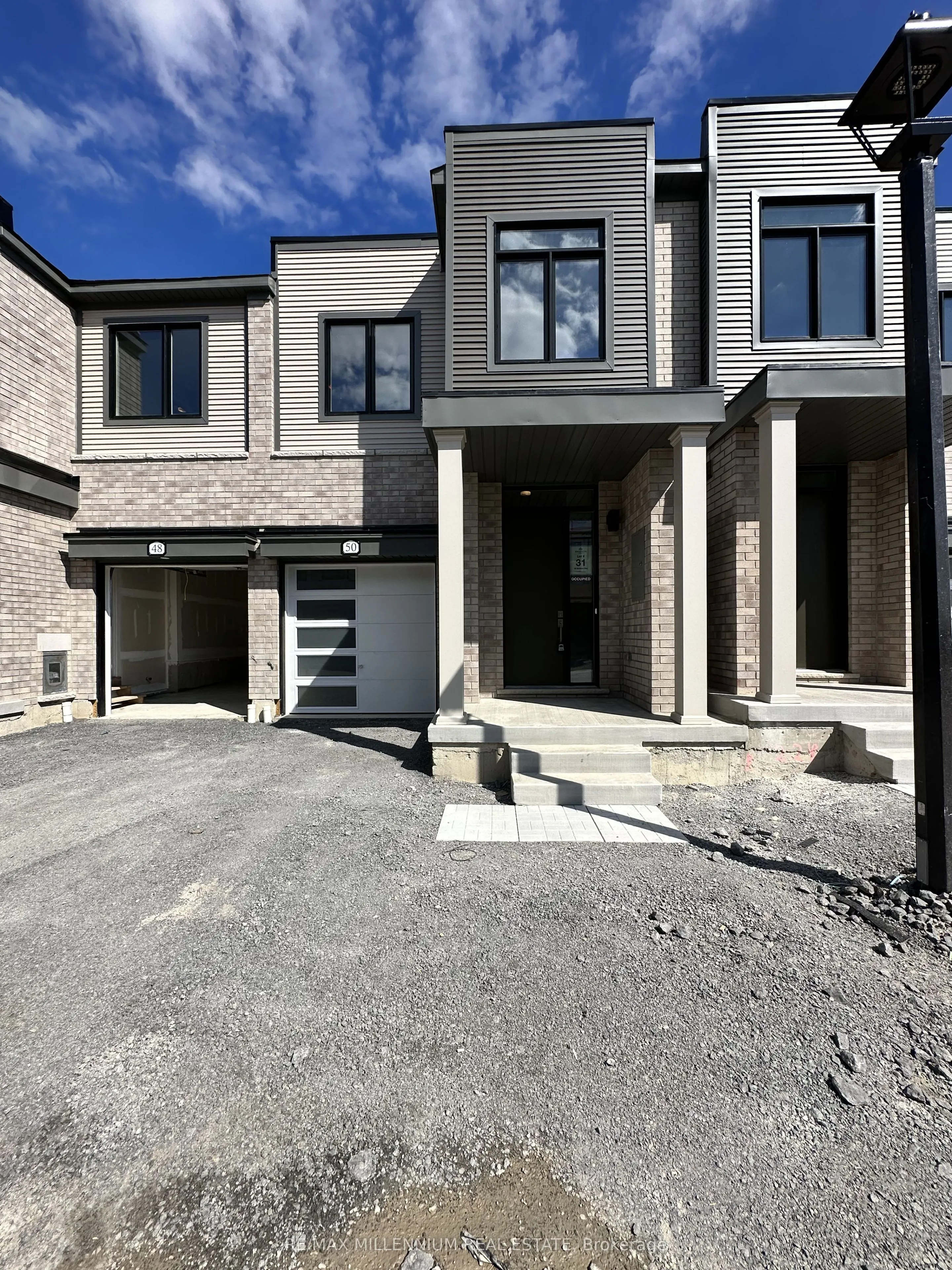 50 Sorbara Way W