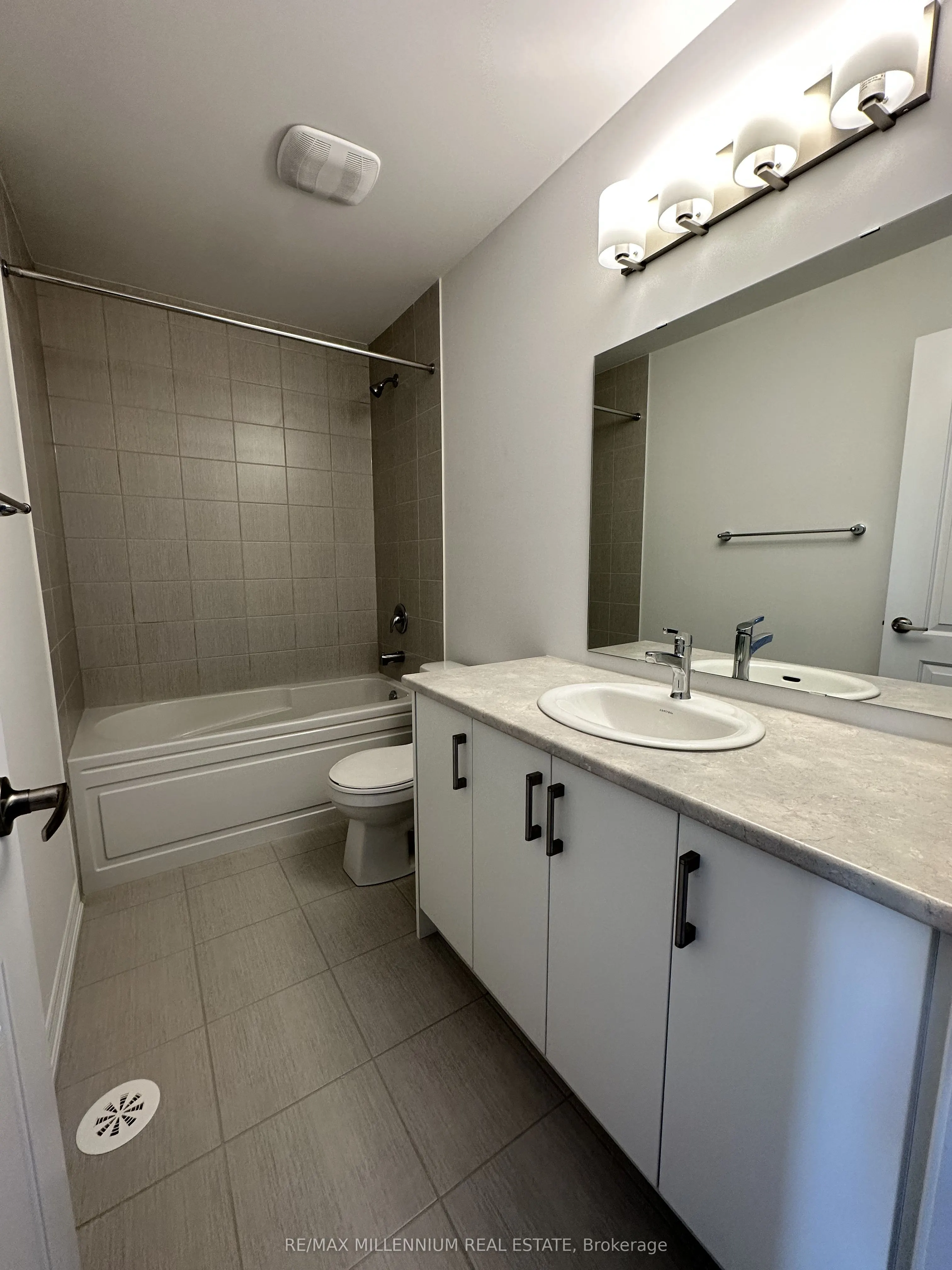 50 Sorbara Way W