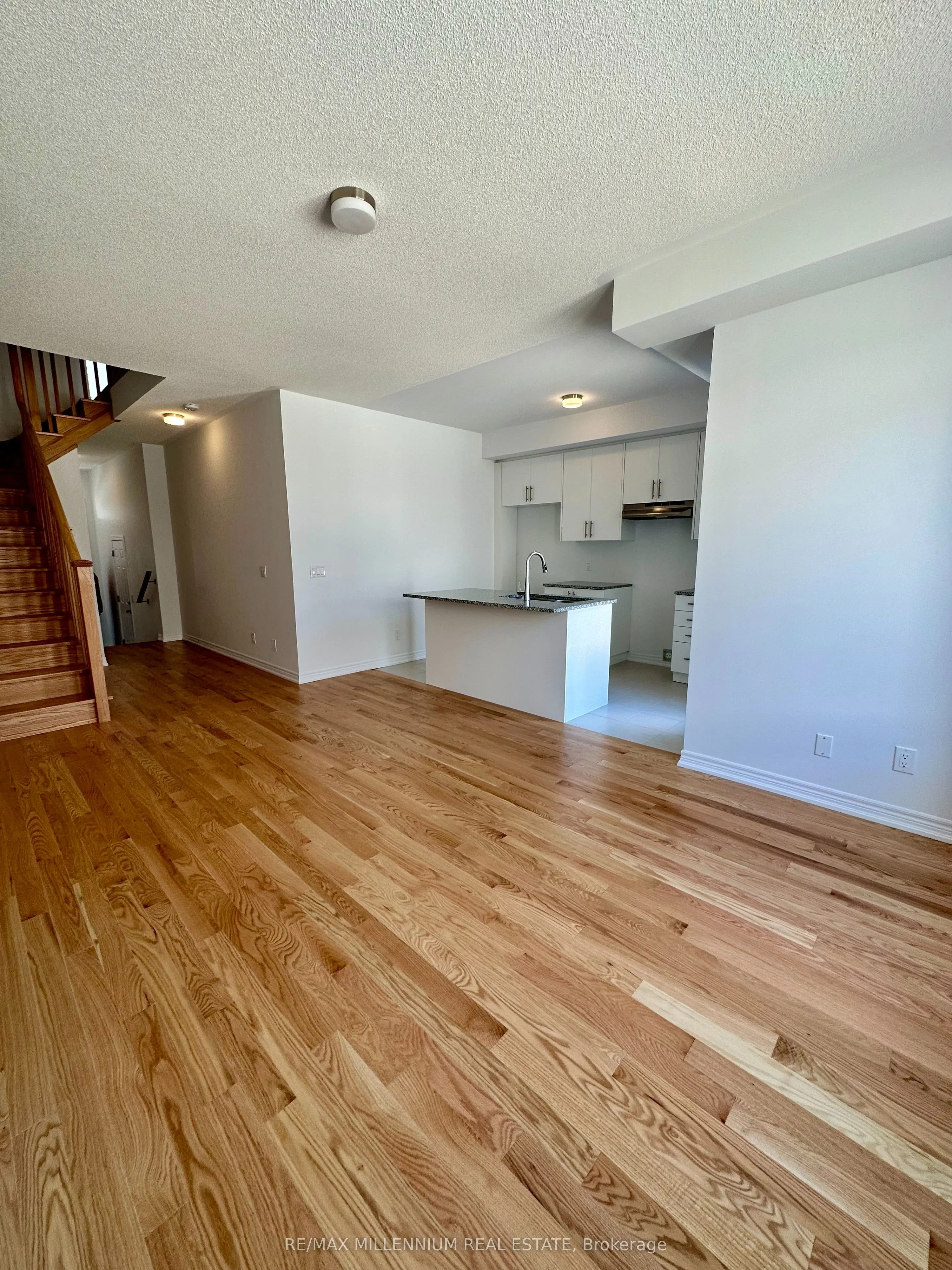 50 Sorbara Way W