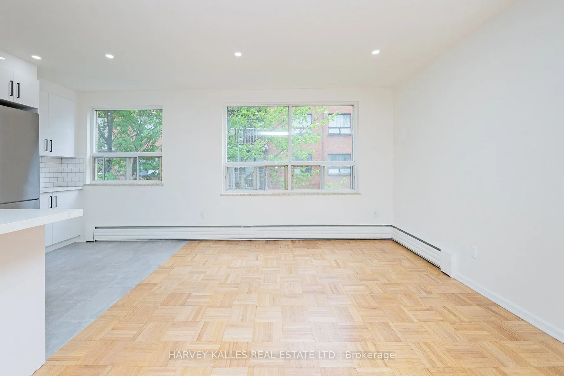 1751 Victoria Park Avenue, #405