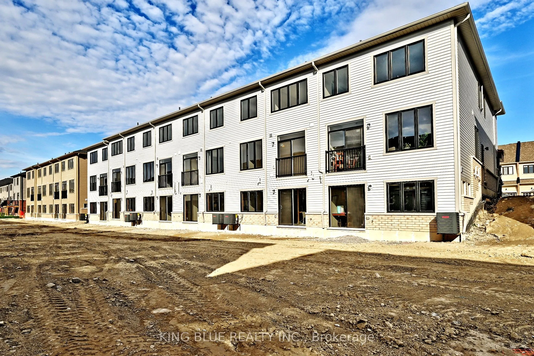 2027 Horace Duncan Crescent