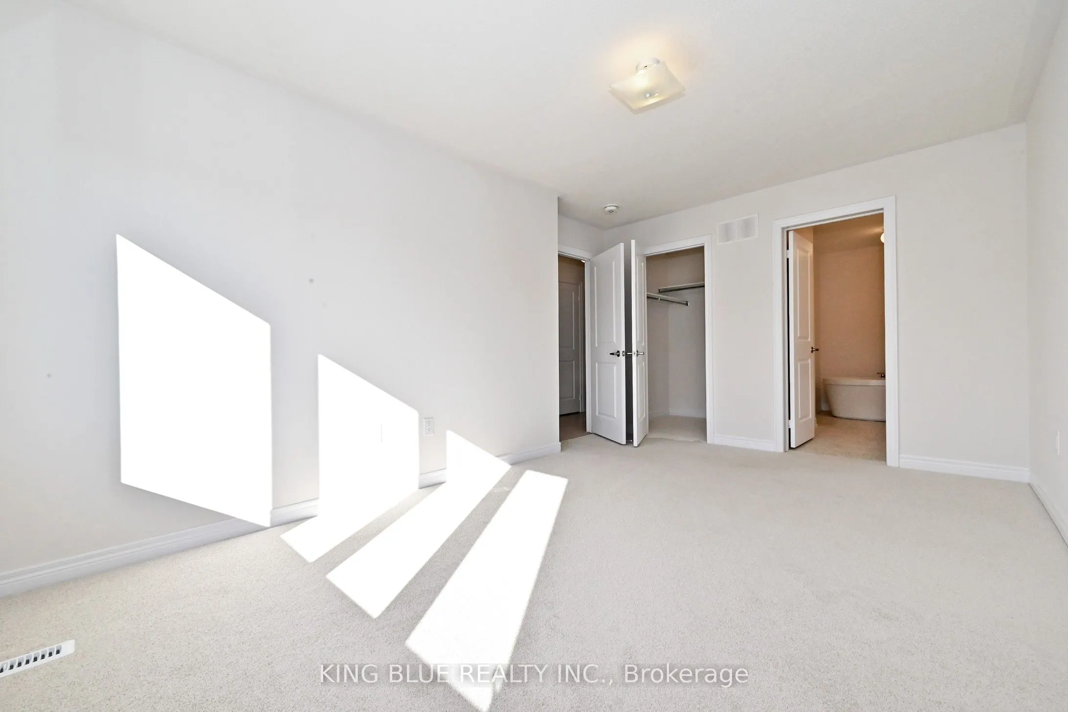 2027 Horace Duncan Crescent