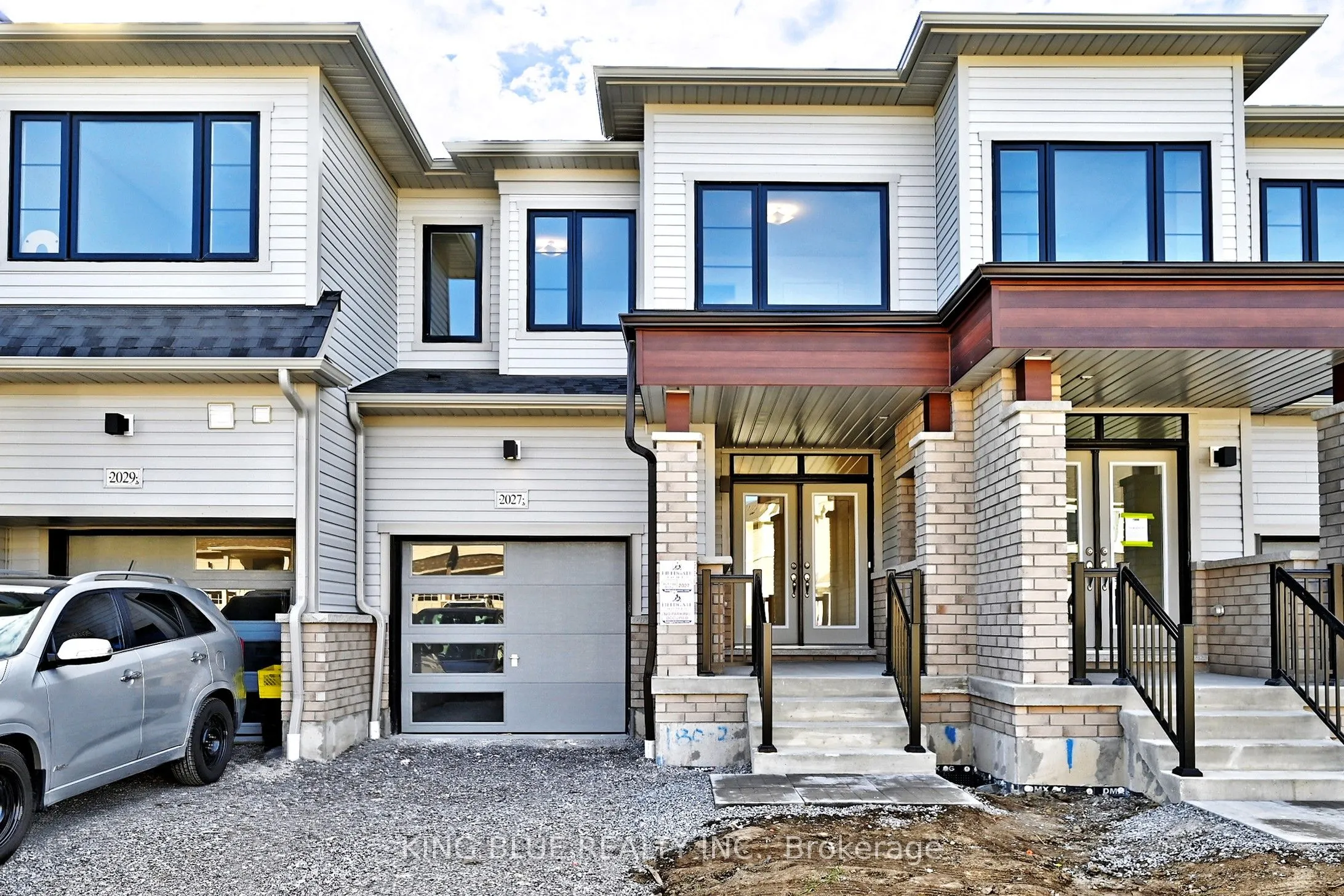 2027 Horace Duncan Crescent