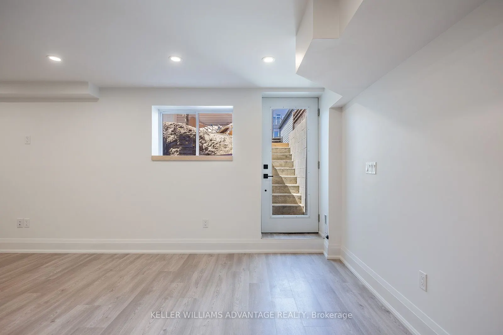 40 Sarah Ashbridge Avenue, #Lower
