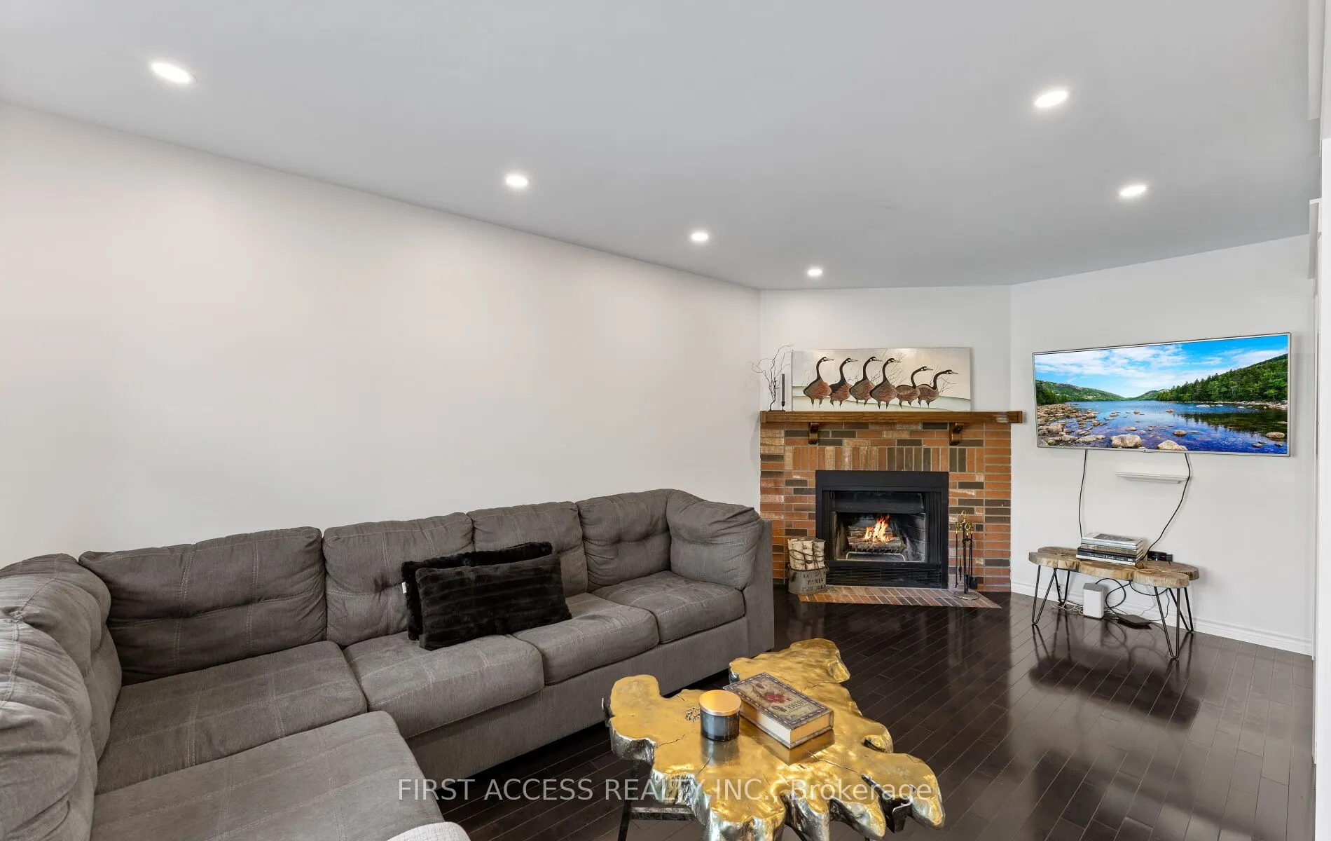 97 Deverell Street