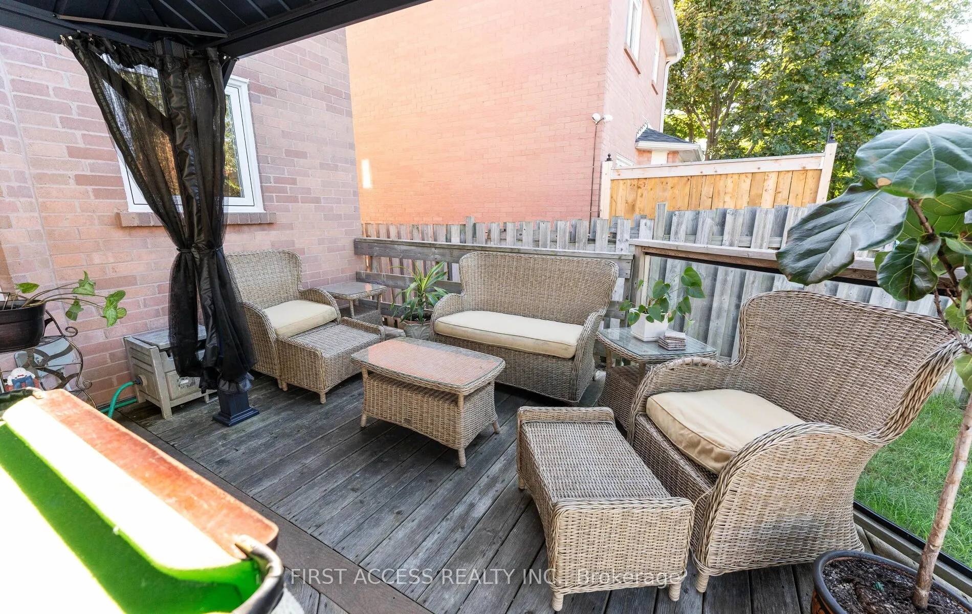 97 Deverell Street