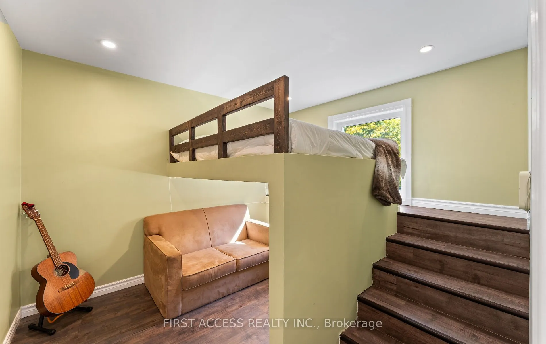 97 Deverell Street