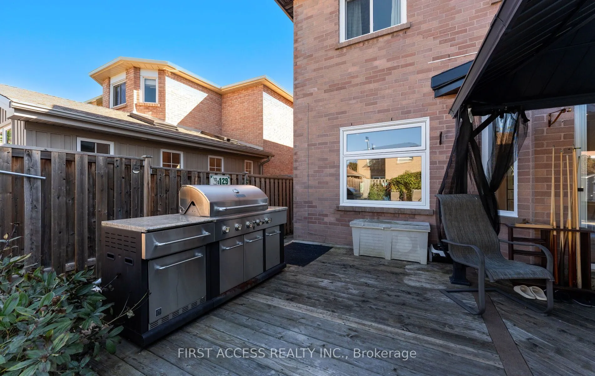 97 Deverell Street