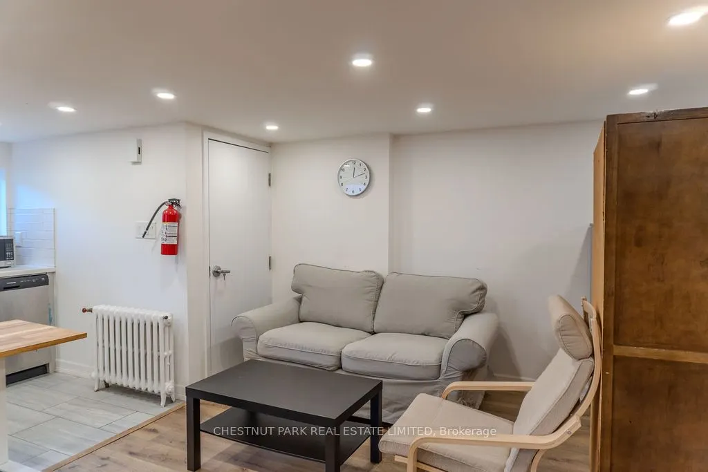 1065 Pape Avenue, #Lower