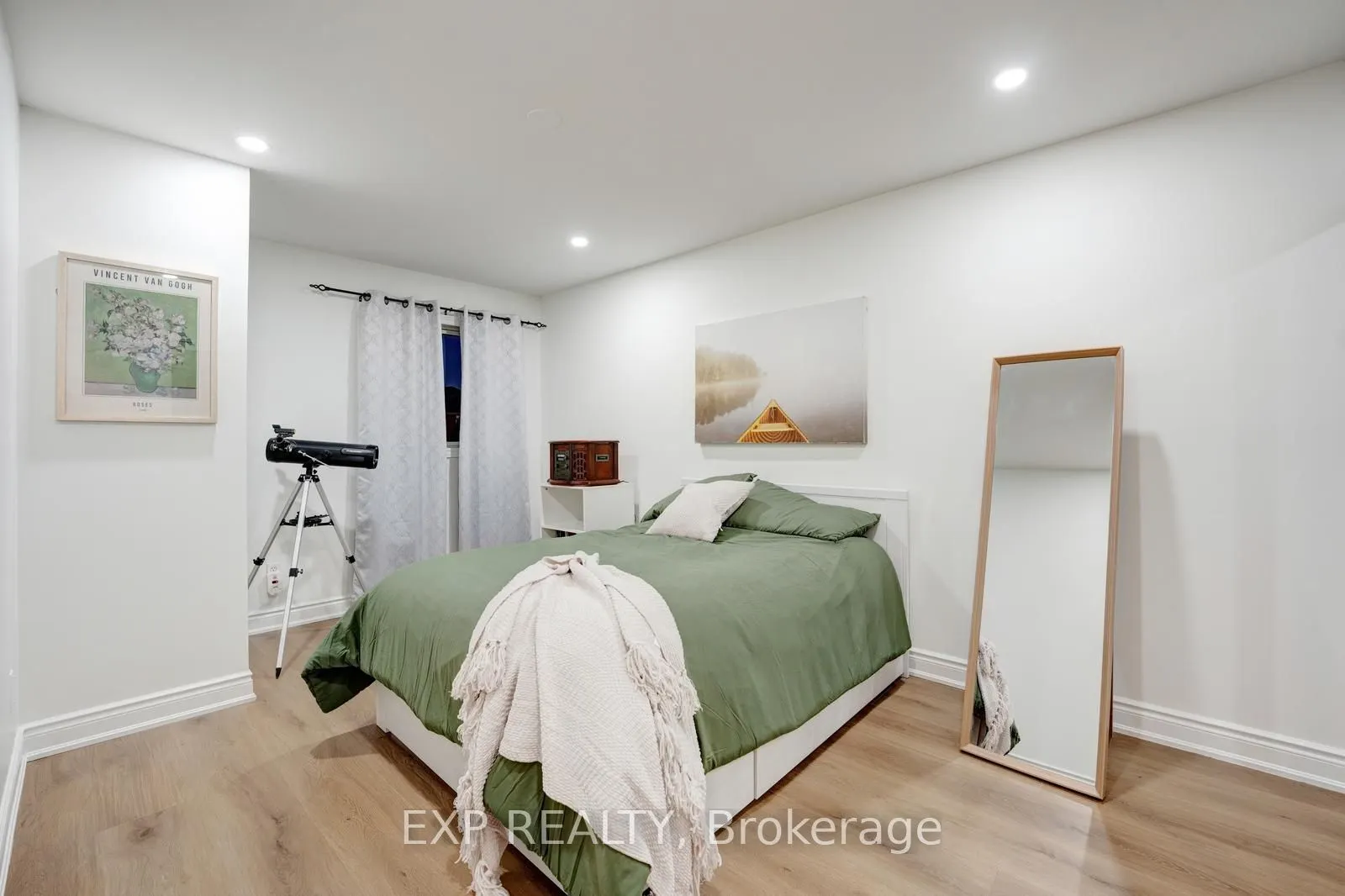 33 Hartrick Place