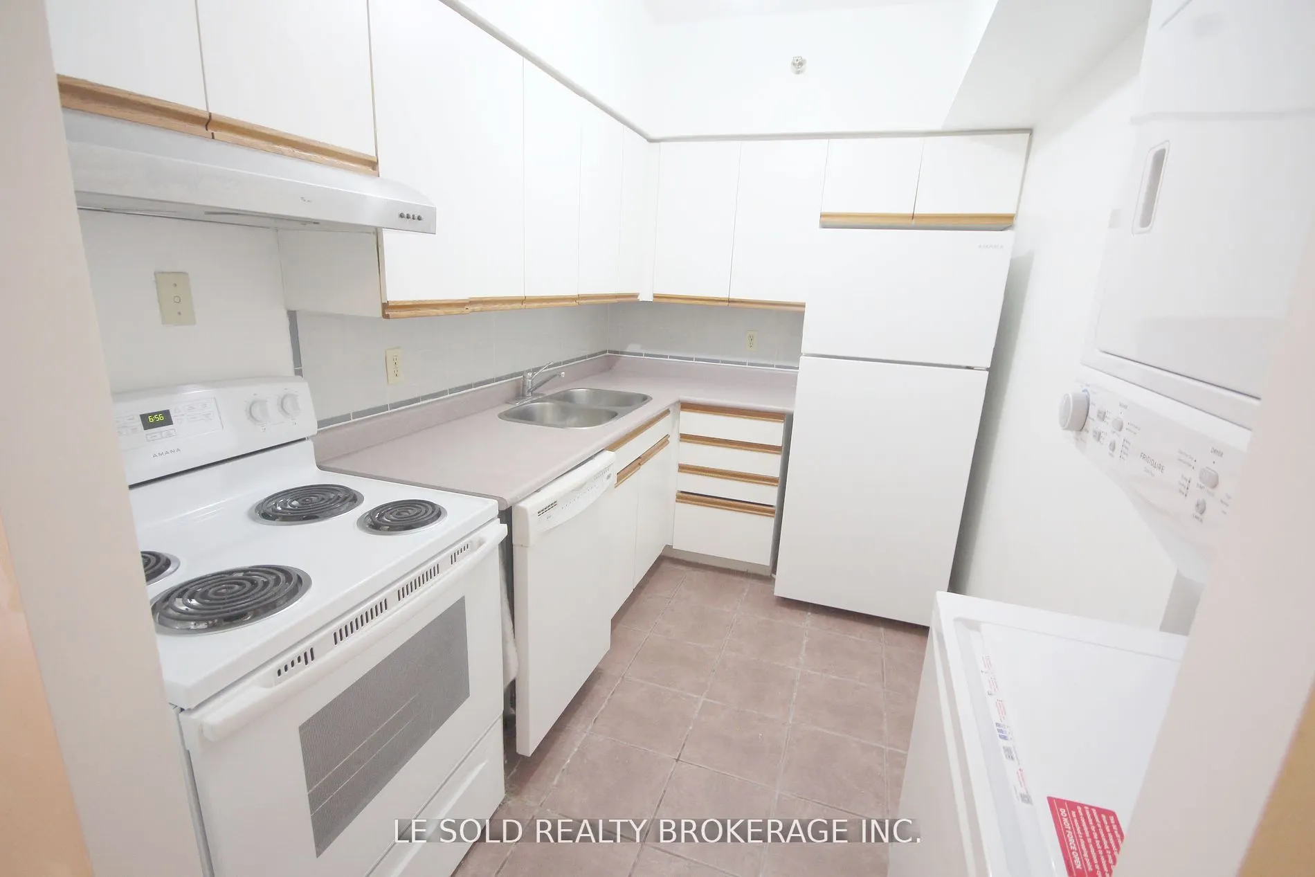 5800 Sheppard Avenue E, #218