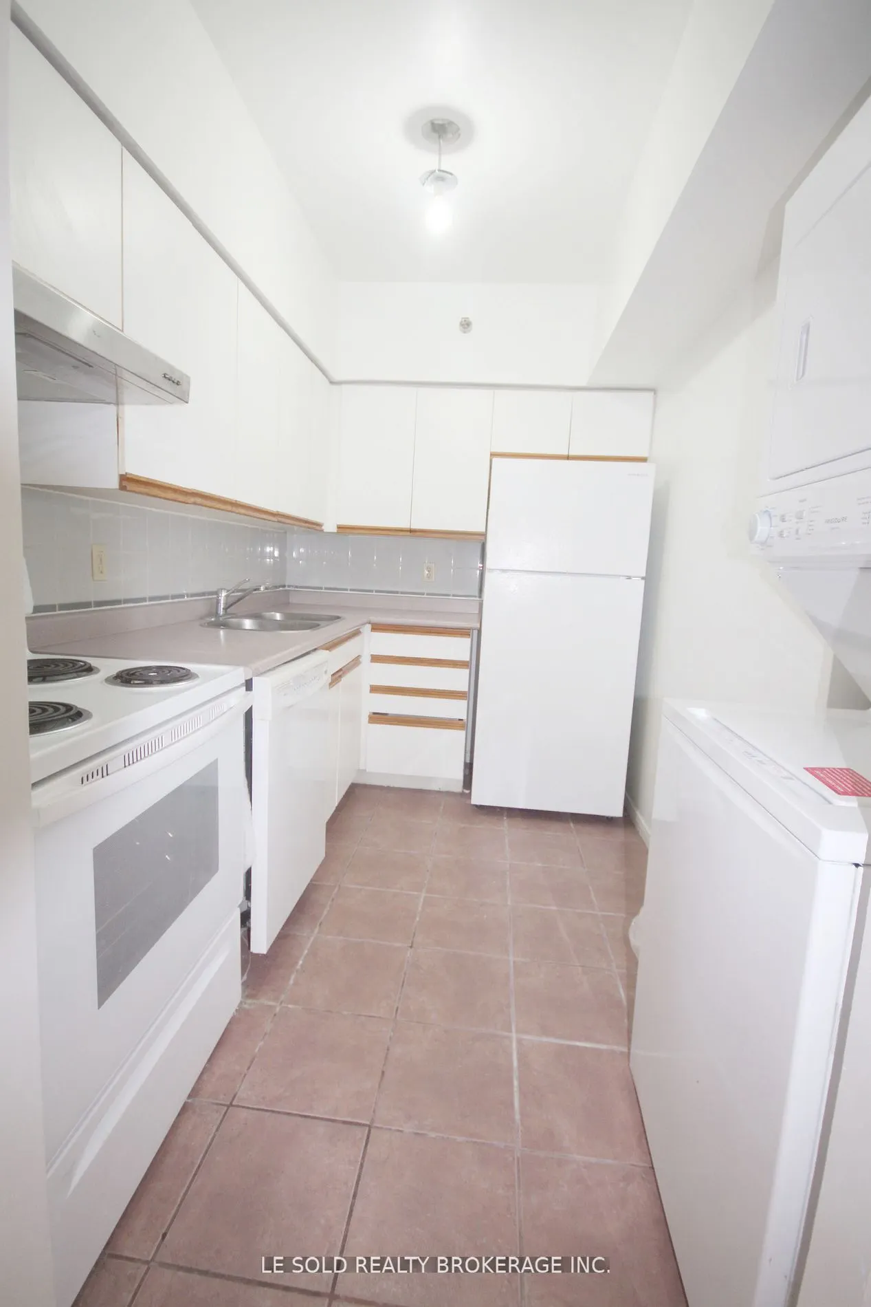 5800 Sheppard Avenue E, #218