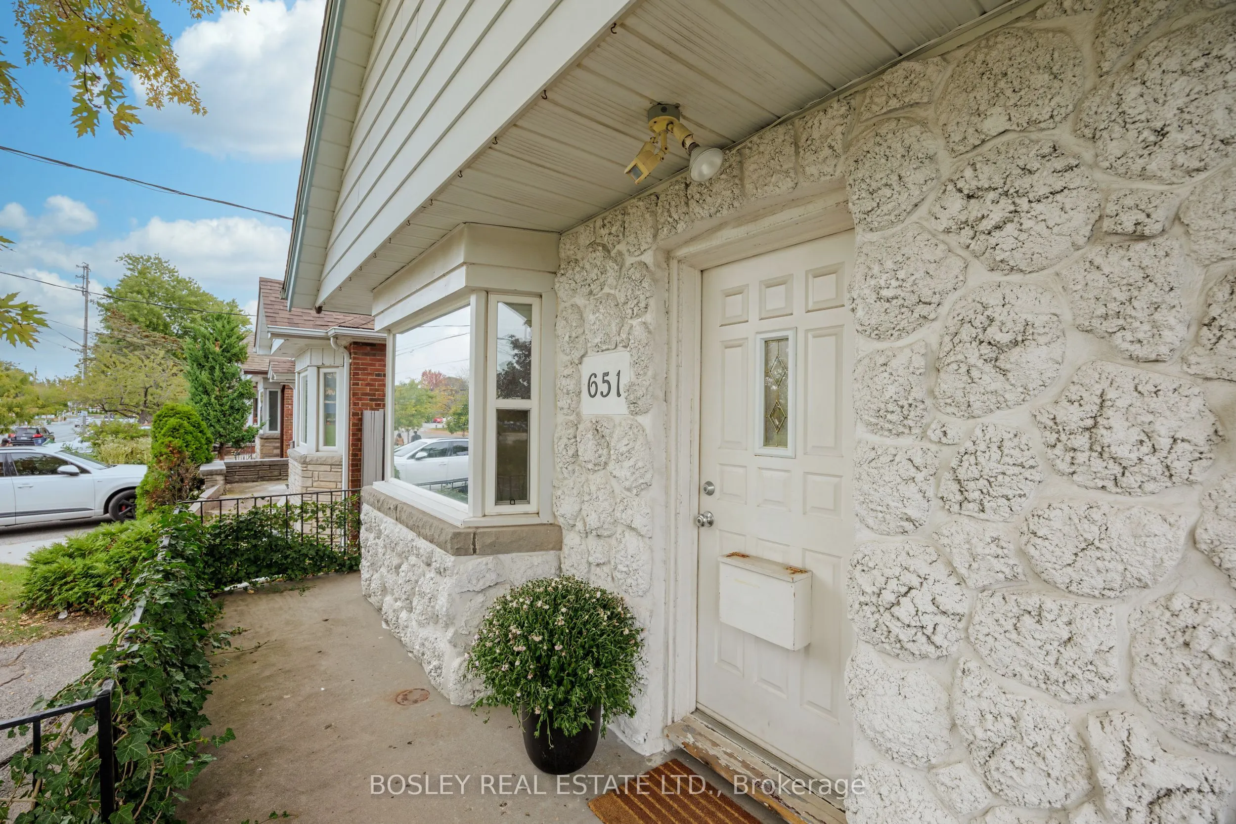 651 Cosburn Avenue