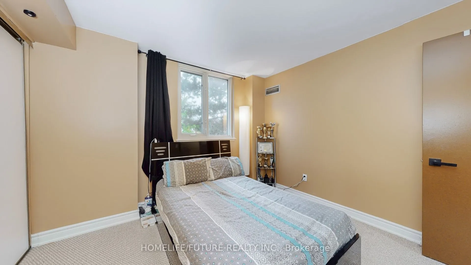 15 Sewells Road, #204