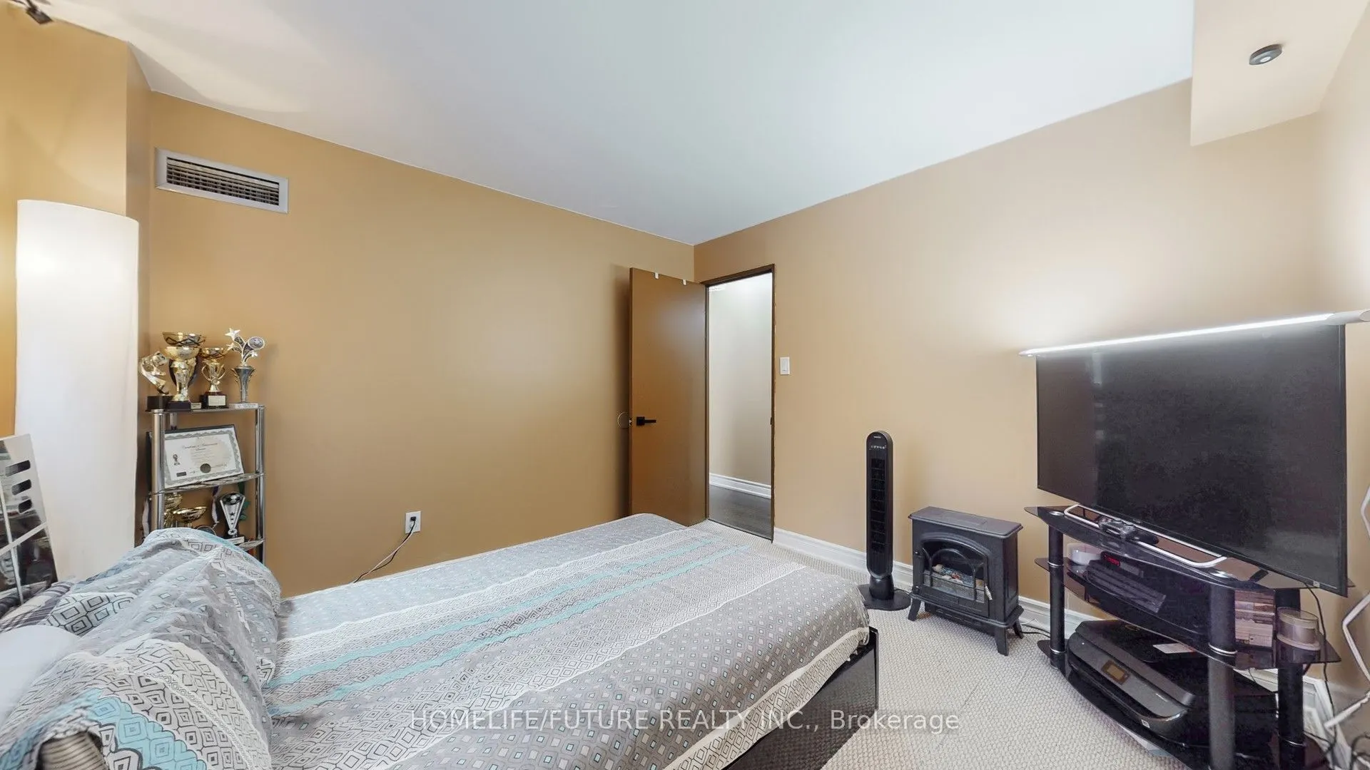 15 Sewells Road, #204