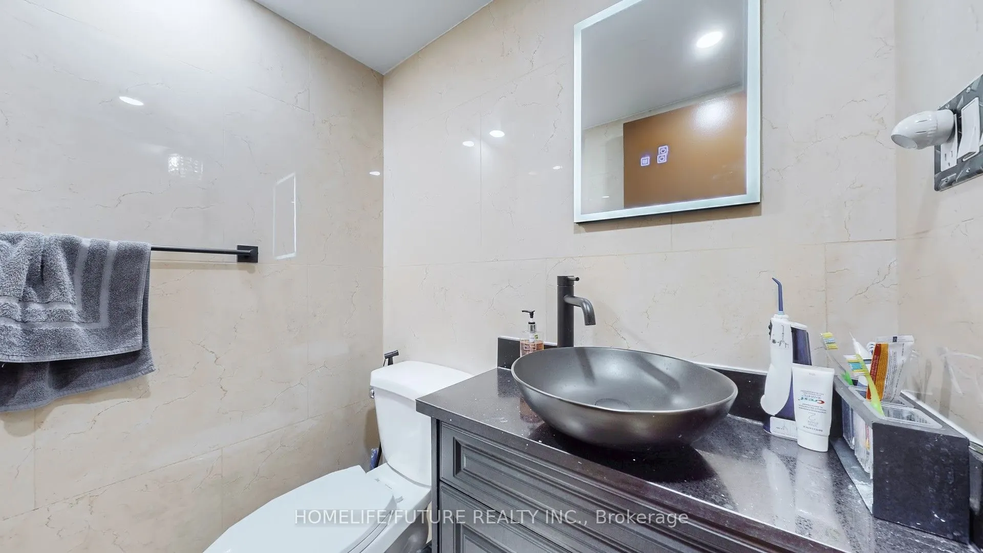 15 Sewells Road, #204
