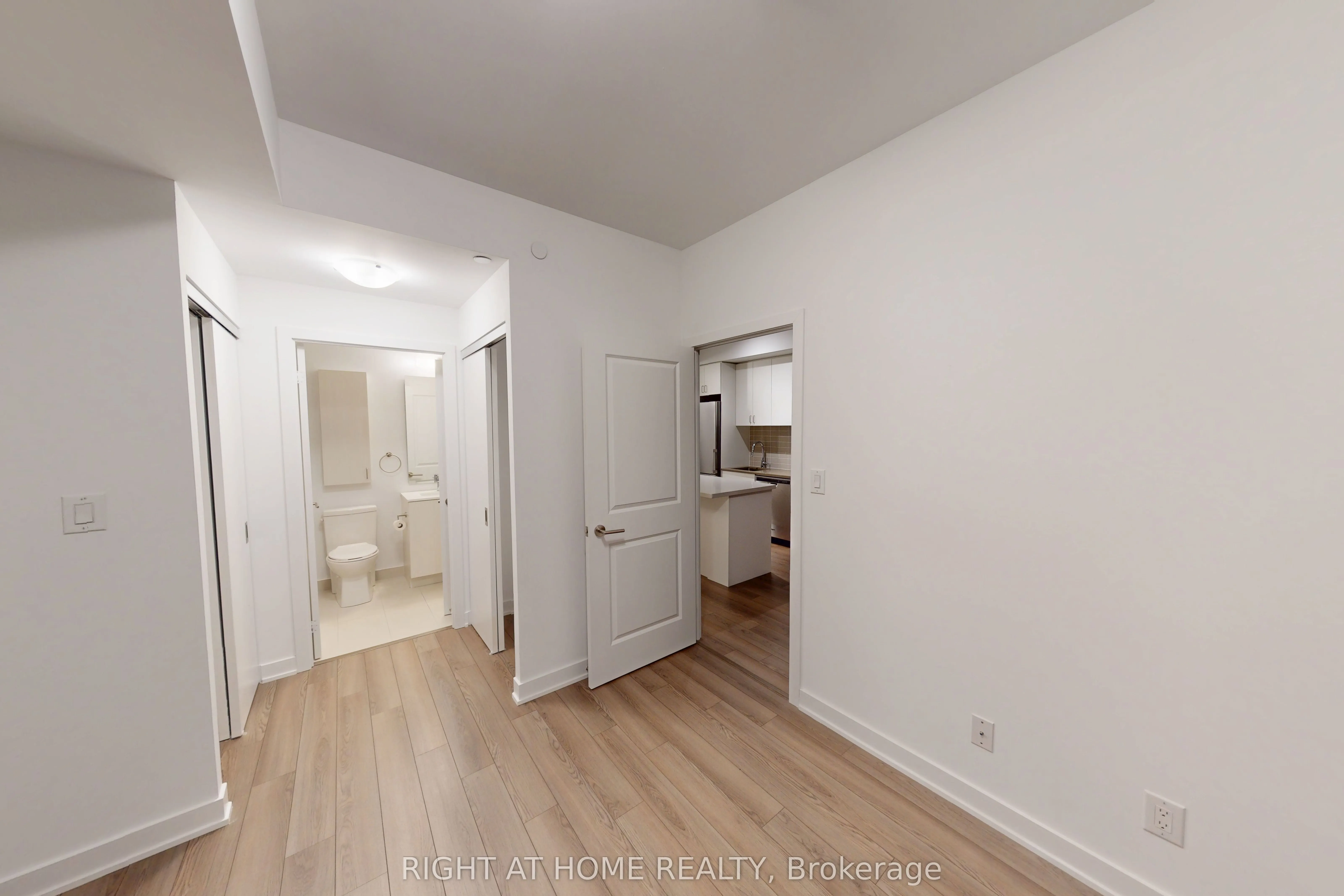 2799 Kingston Road, #501