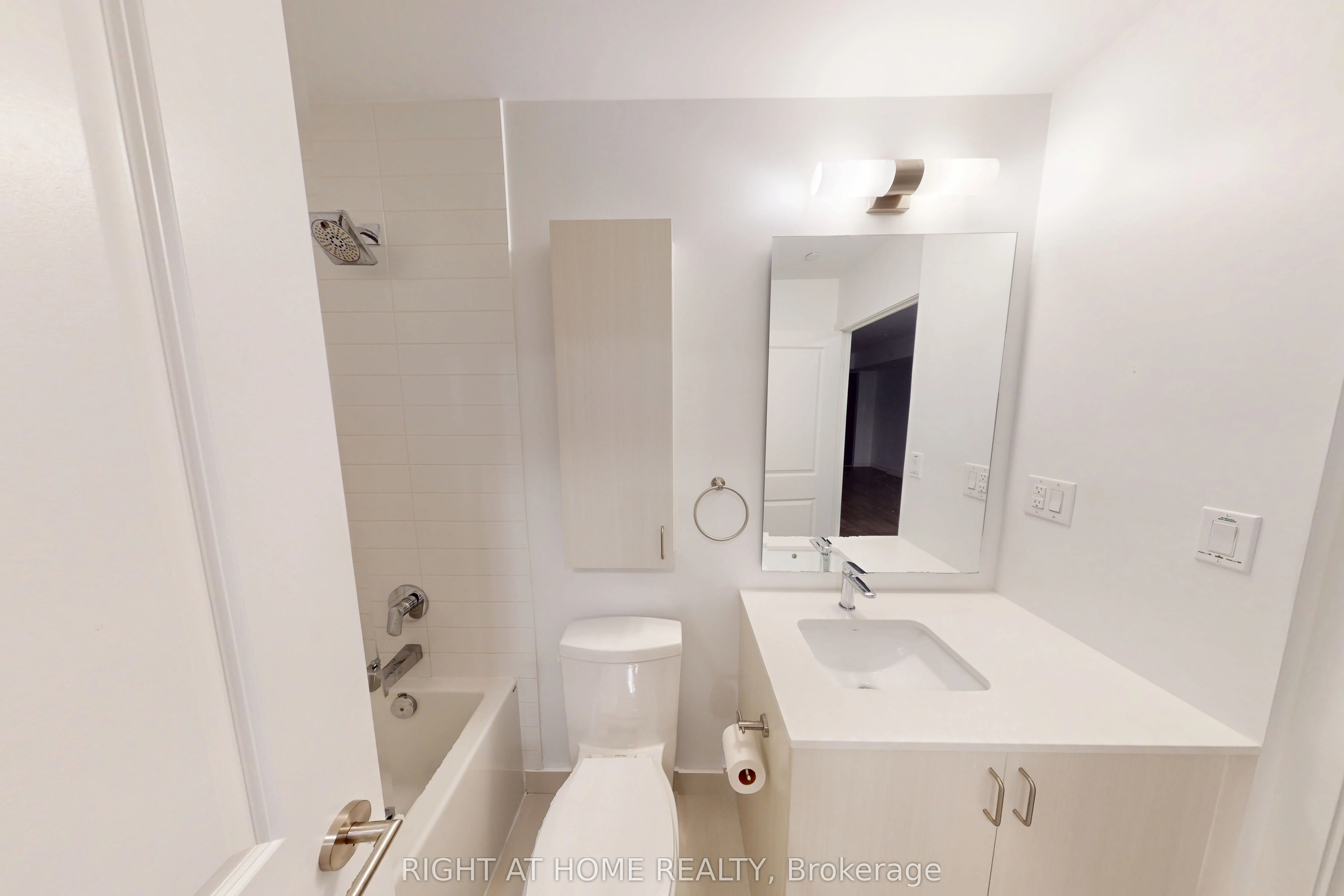 2799 Kingston Road, #501