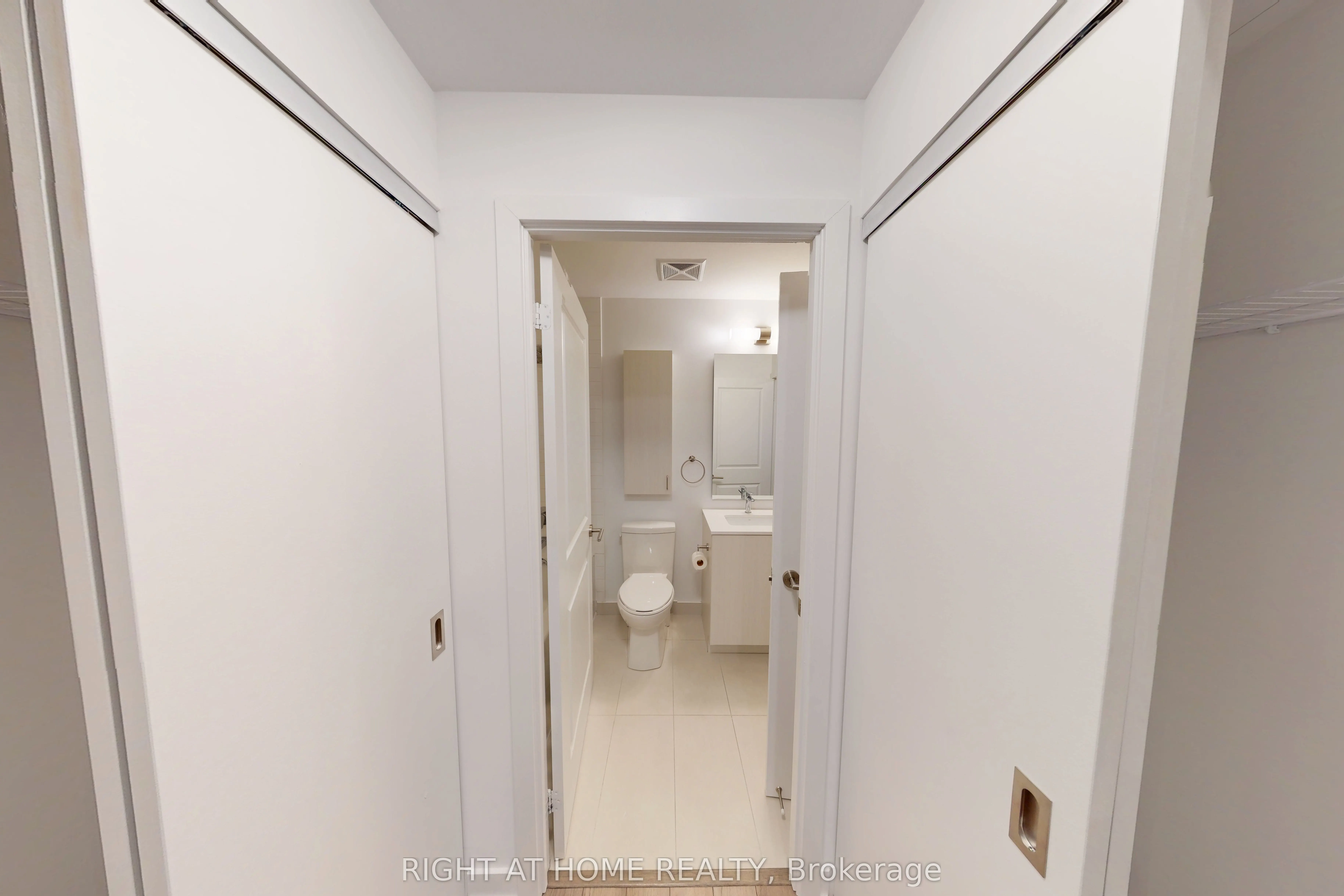 2799 Kingston Road, #501