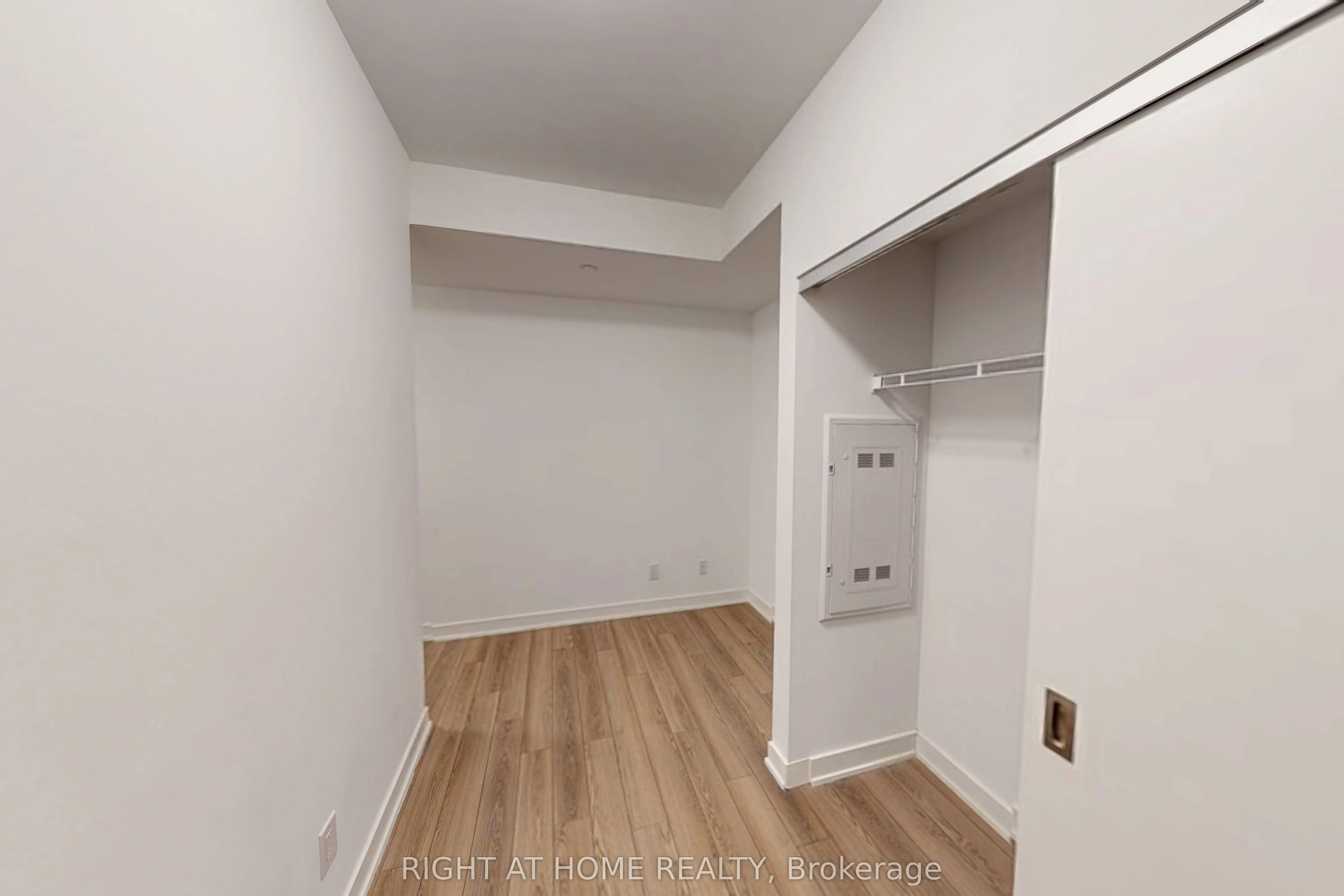 2799 Kingston Road, #501