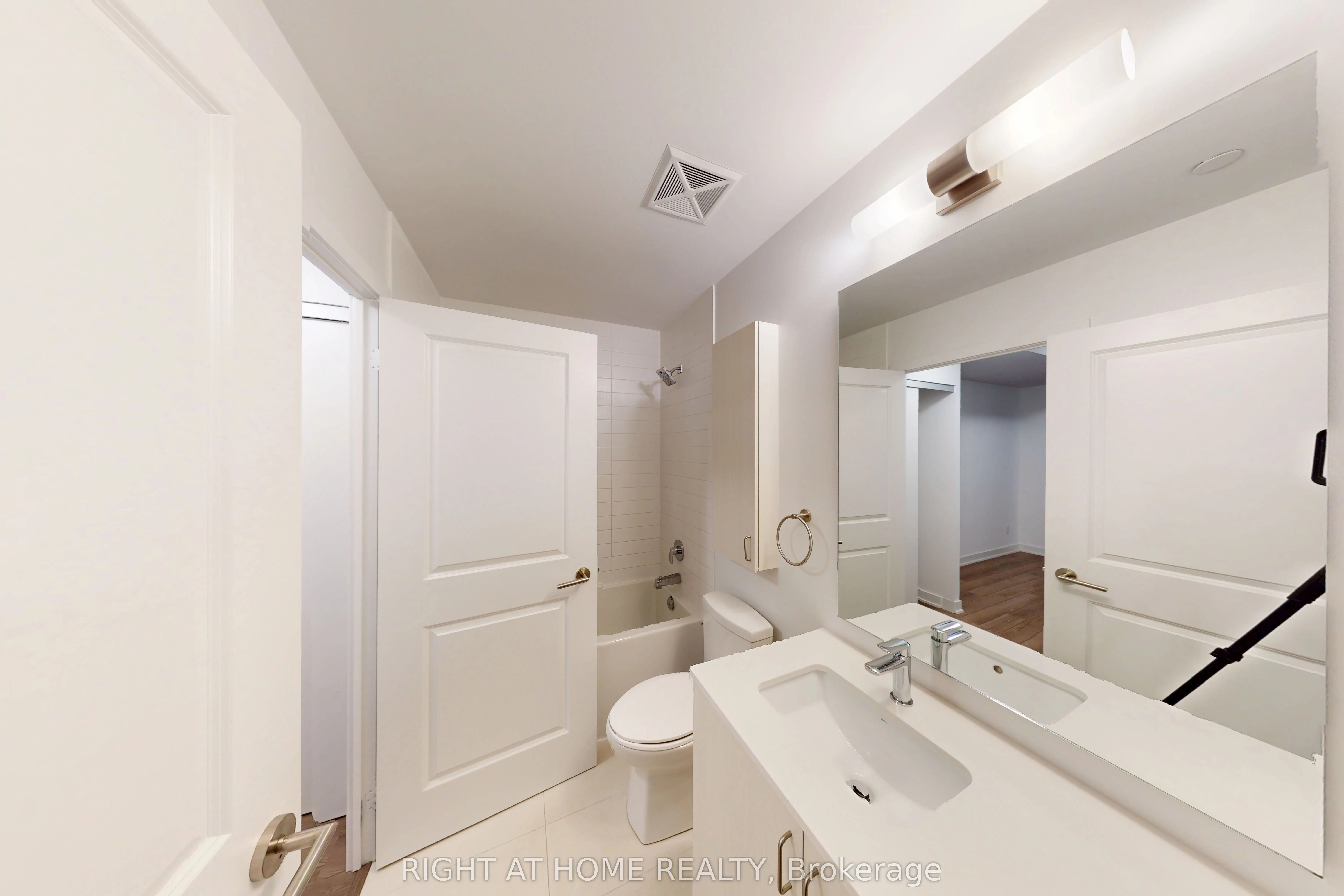 2799 Kingston Road, #501