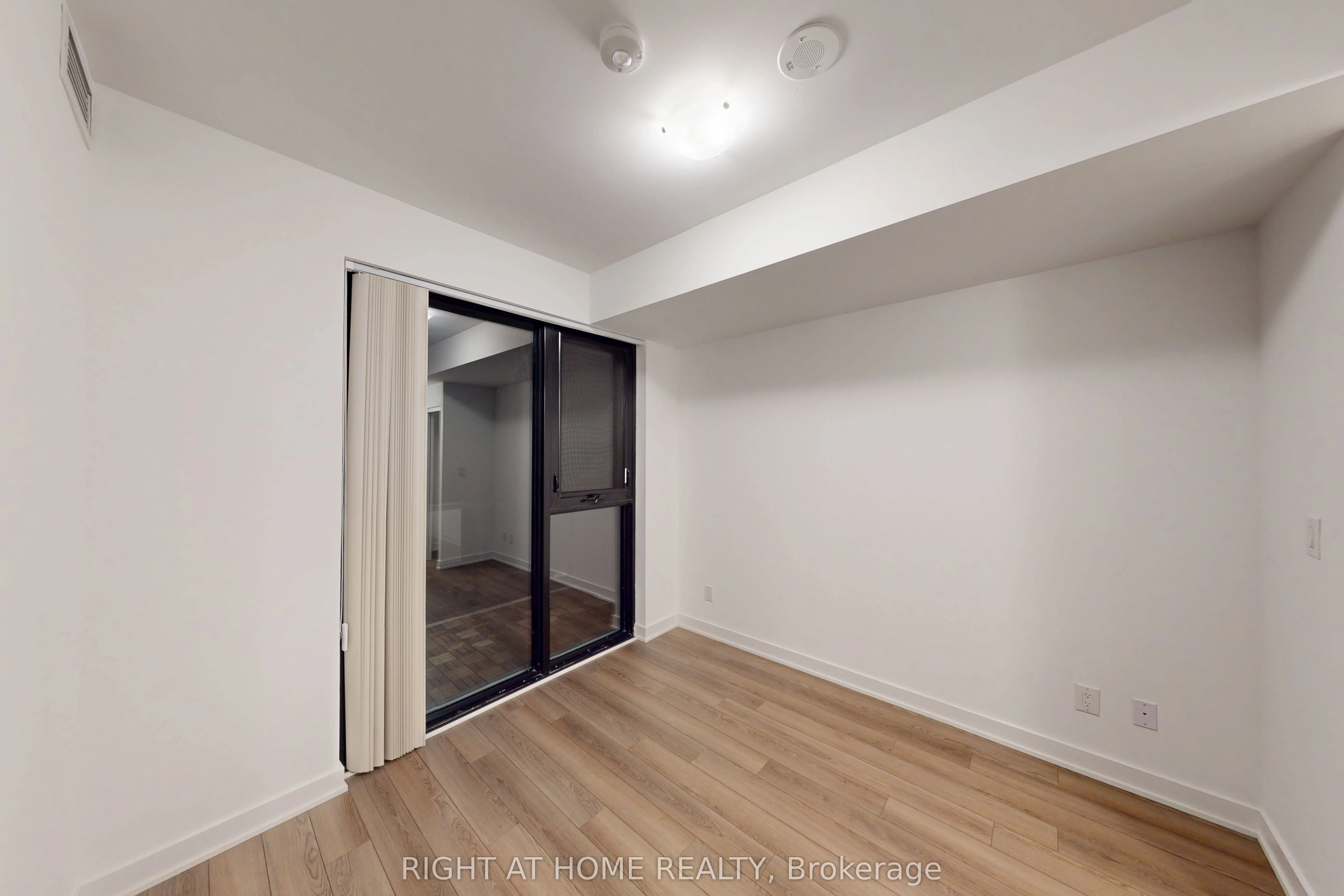 2799 Kingston Road, #501
