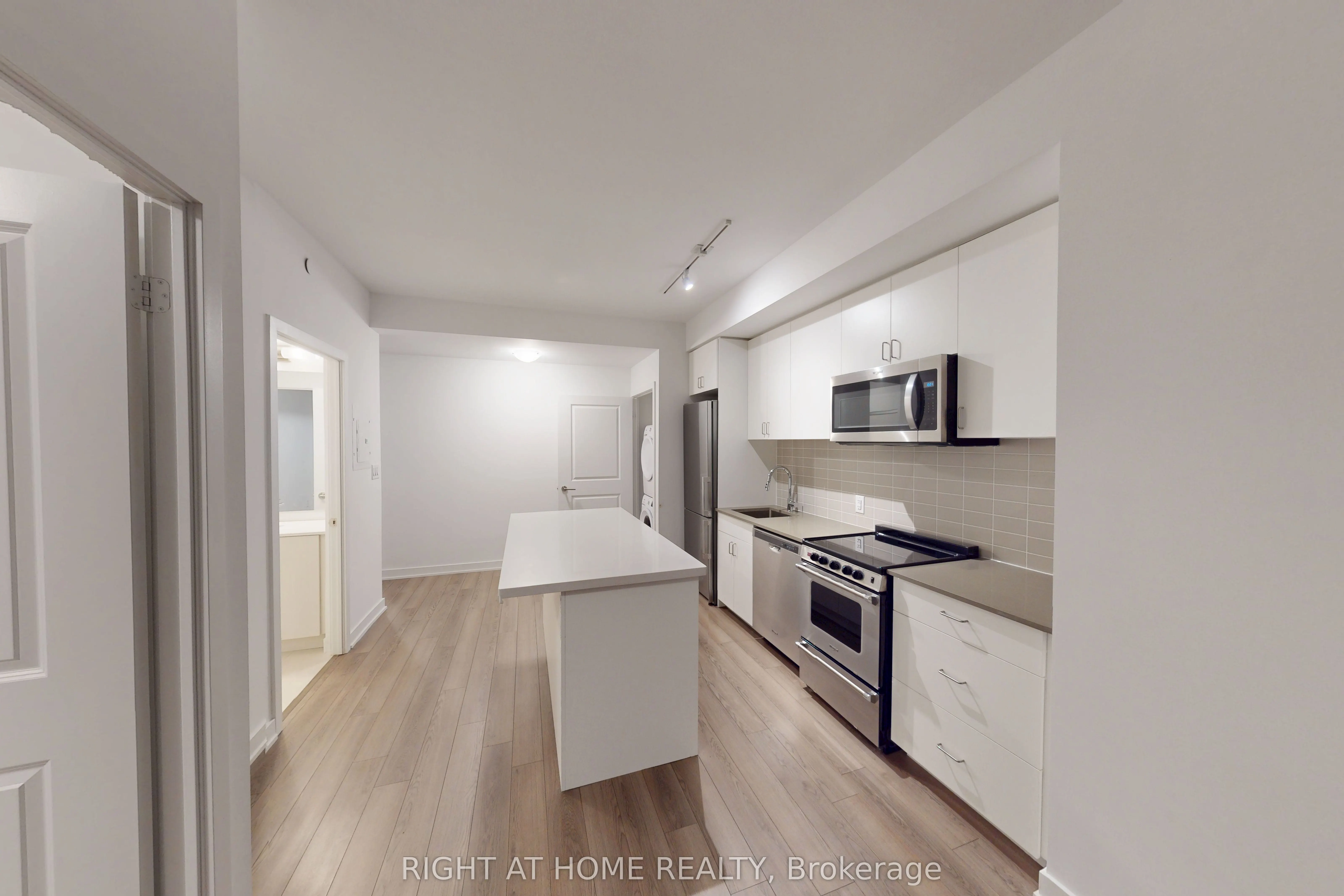 2799 Kingston Road, #501