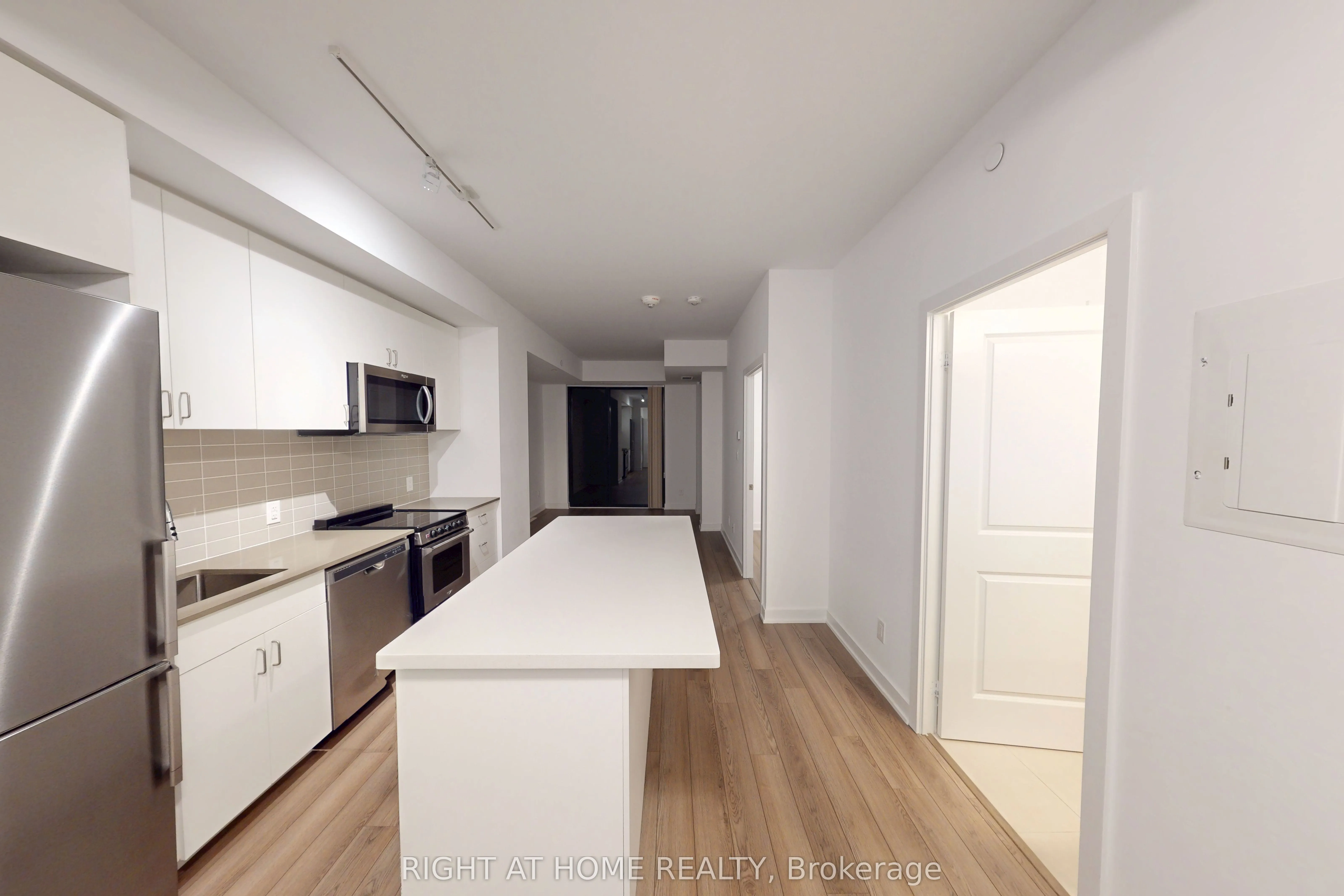 2799 Kingston Road, #501