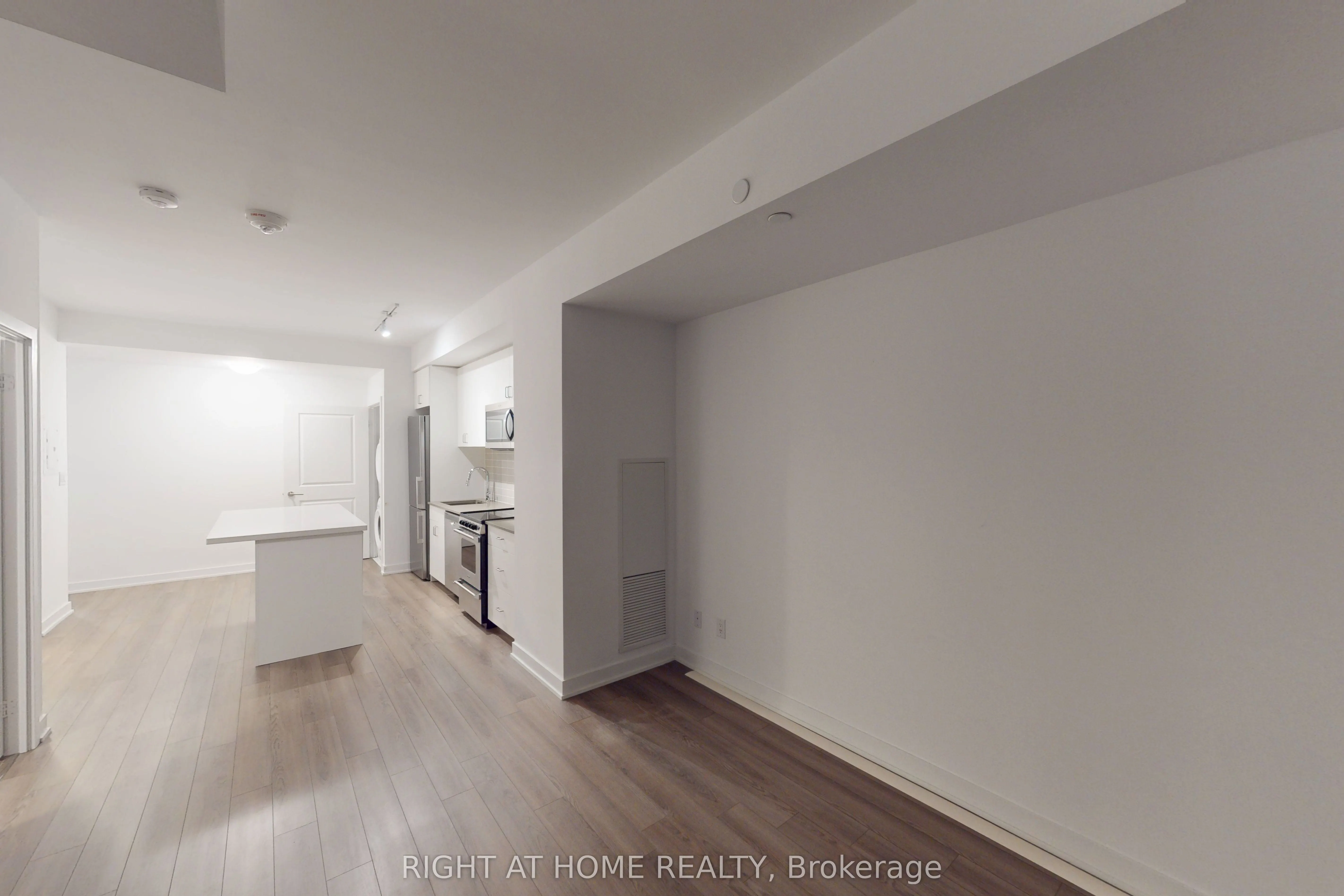 2799 Kingston Road, #501