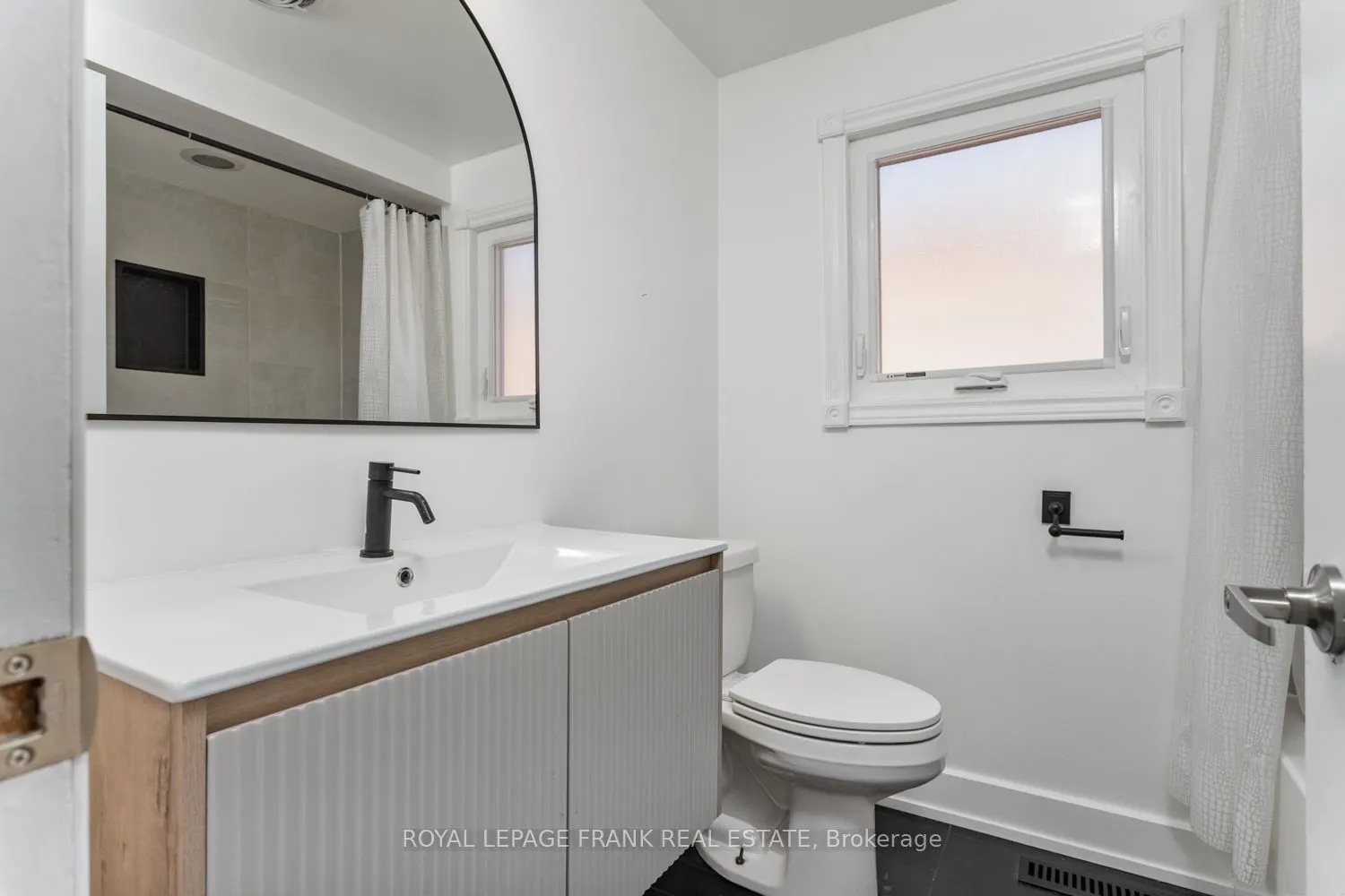 35 Fernbank Place