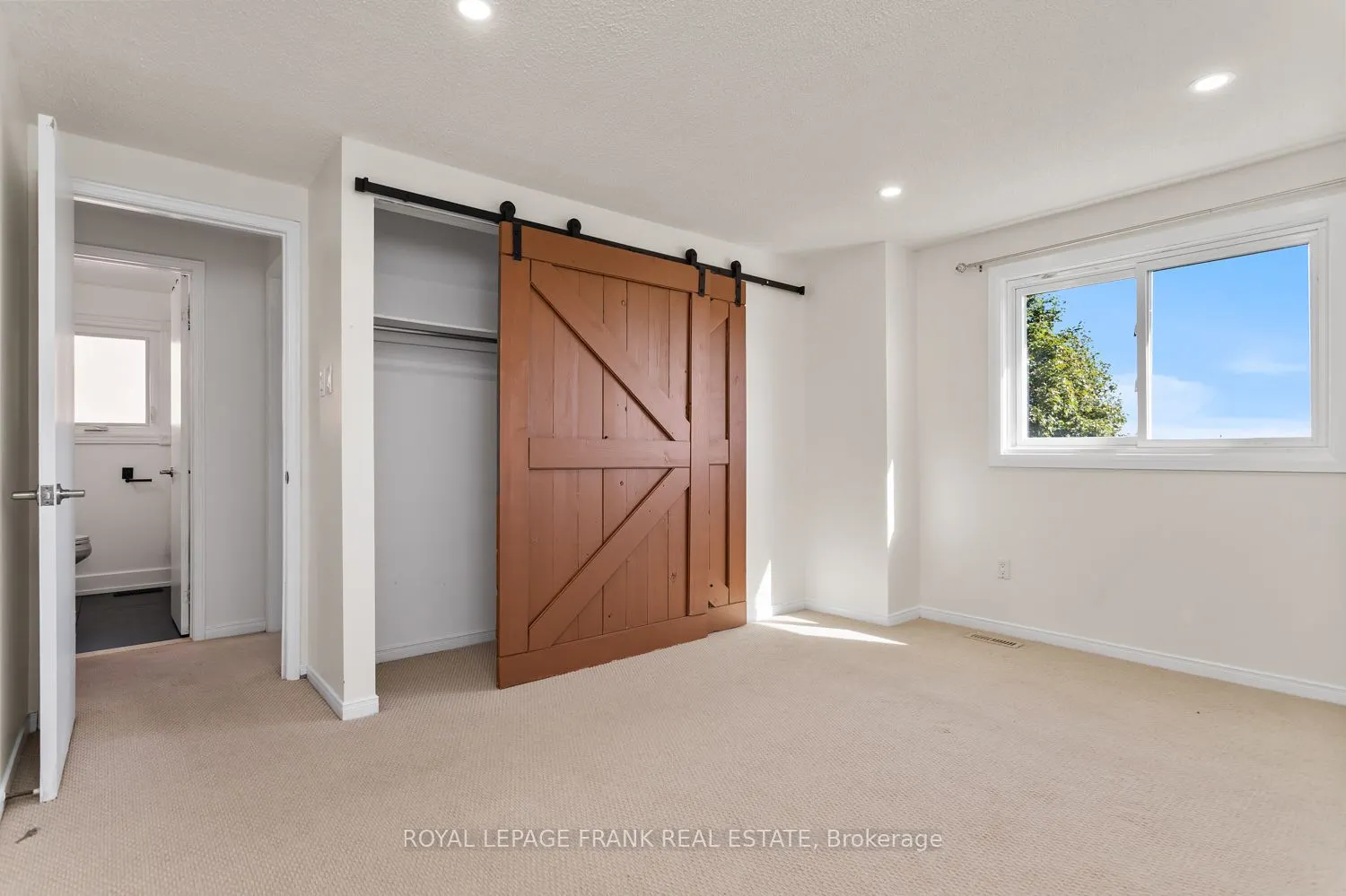 35 Fernbank Place