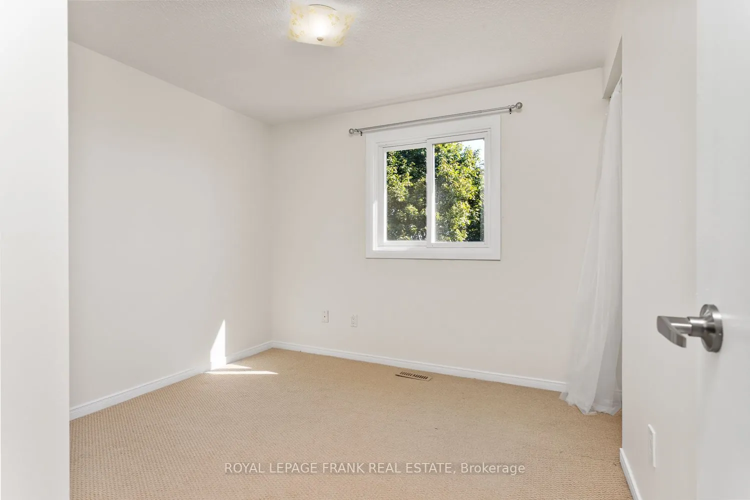 35 Fernbank Place