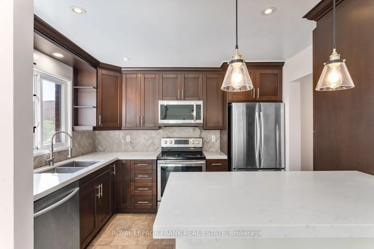 35 Fernbank Place