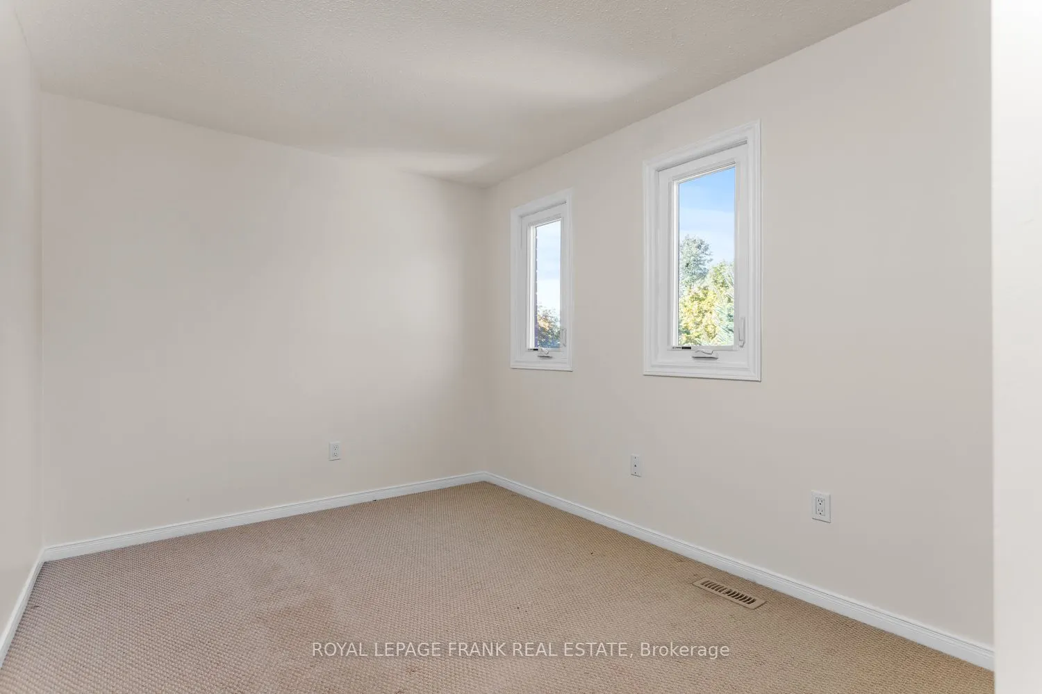 35 Fernbank Place