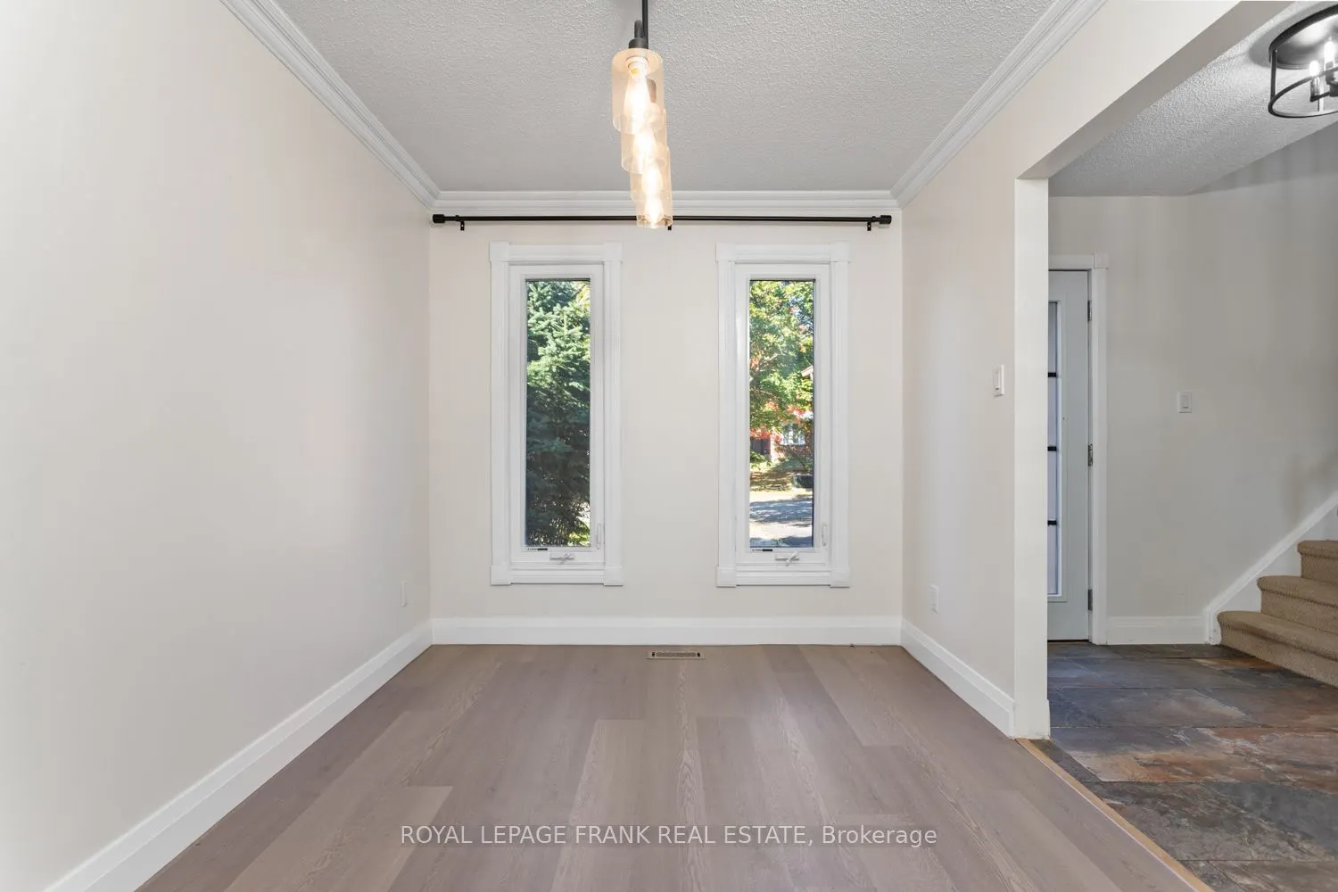 35 Fernbank Place