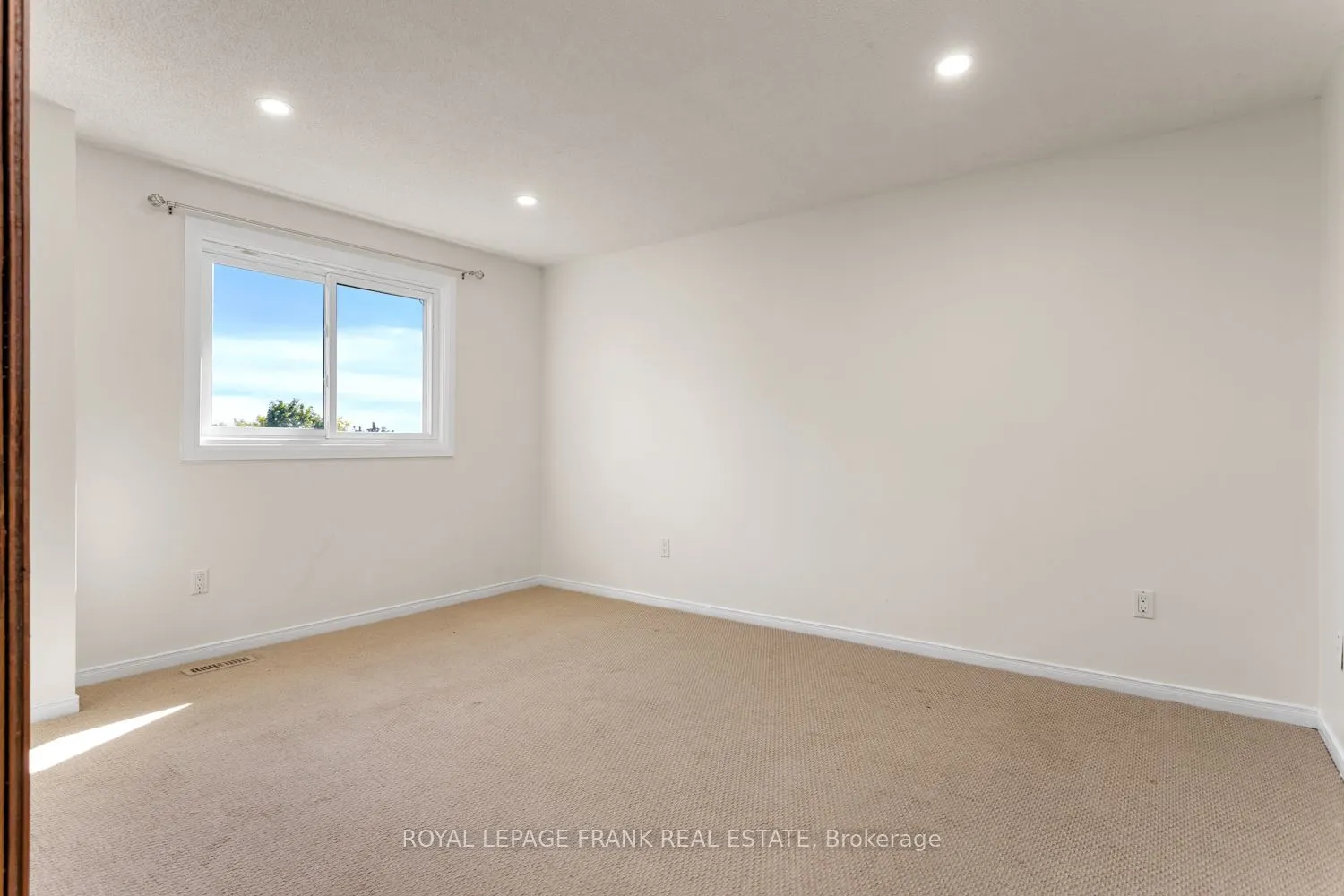 35 Fernbank Place