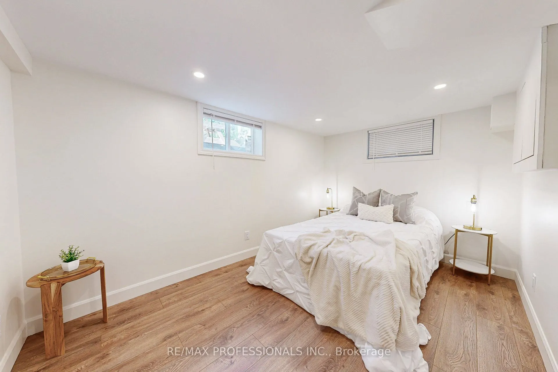 146 Pinegrove Avenue