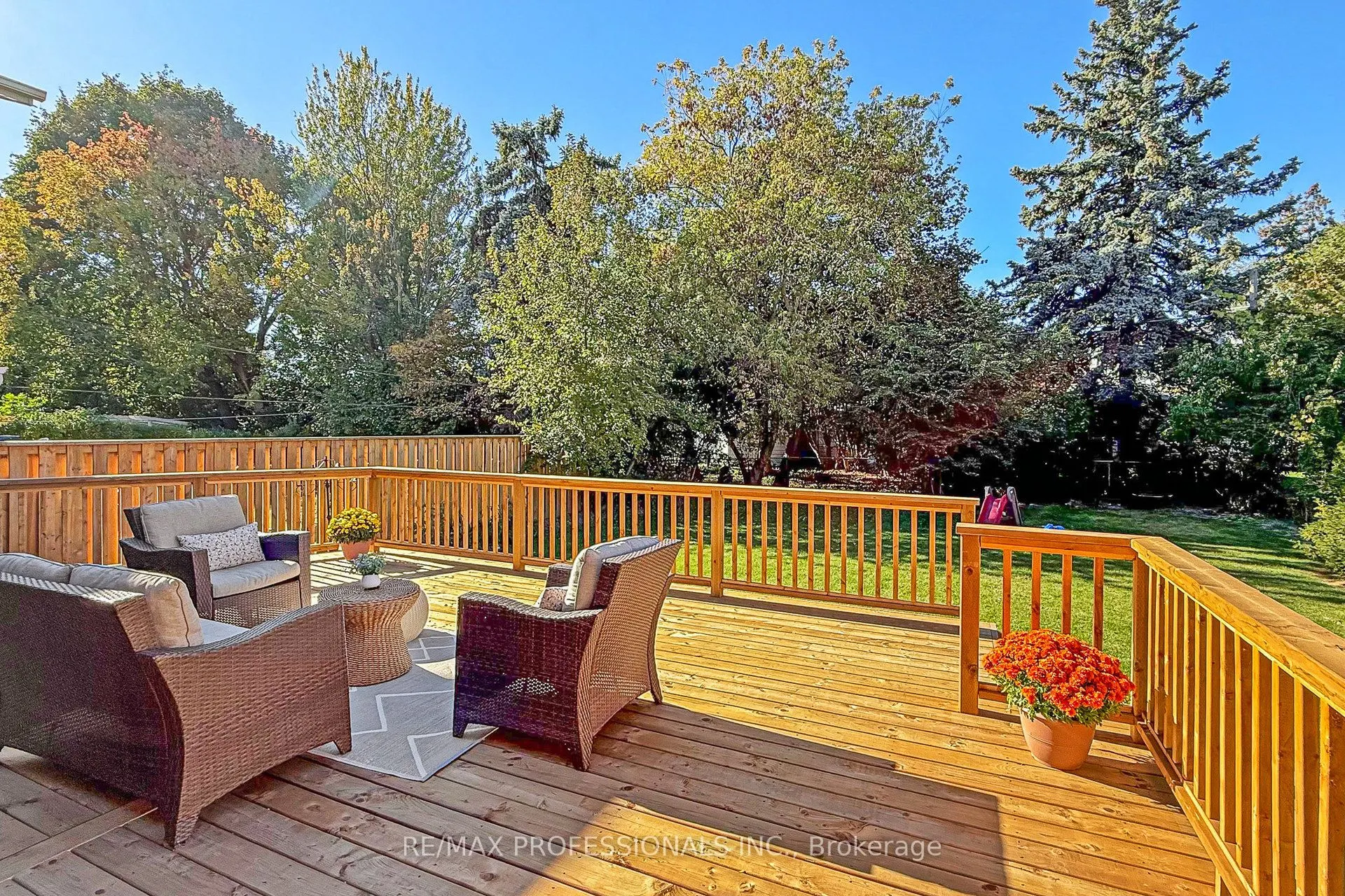 146 Pinegrove Avenue