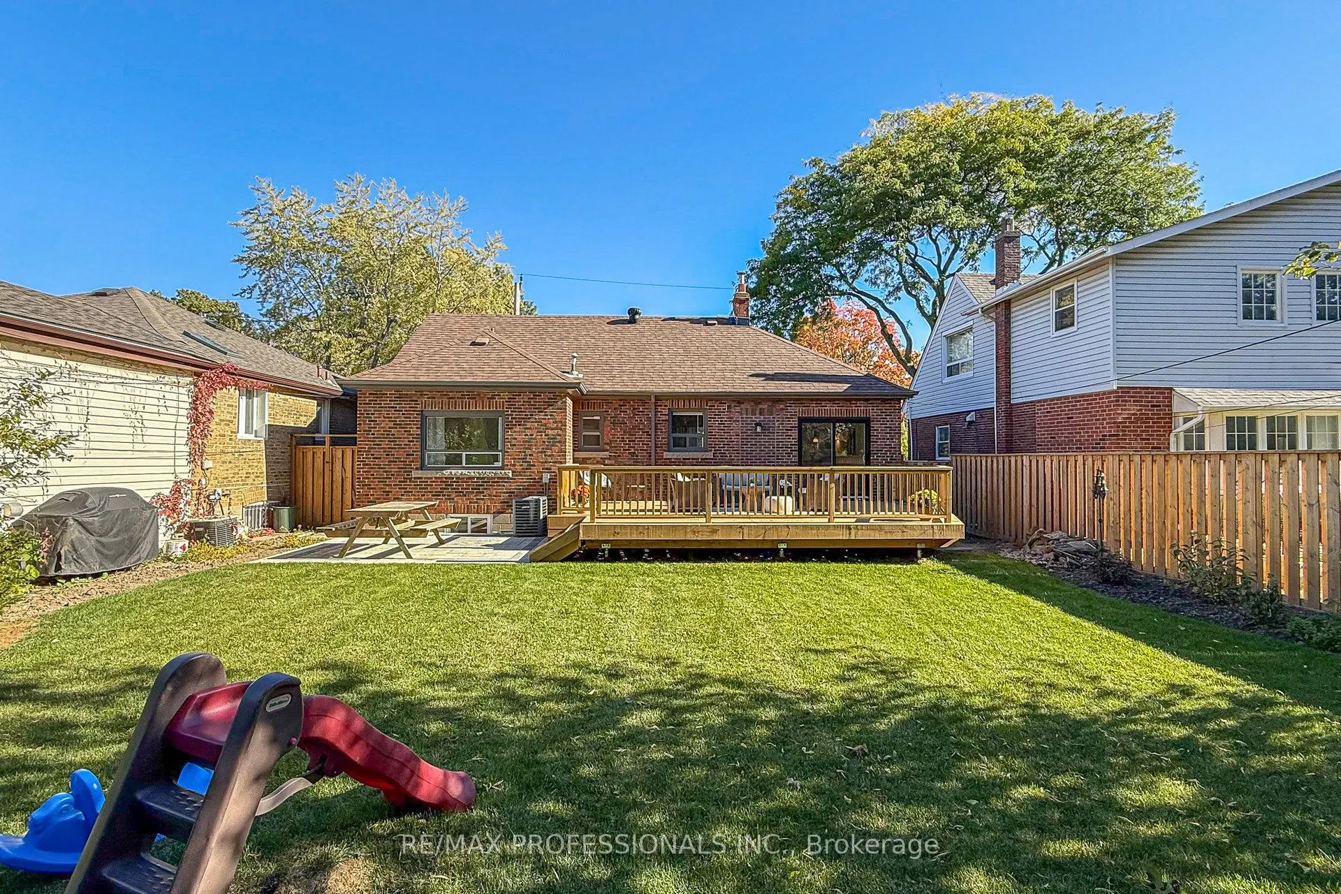146 Pinegrove Avenue