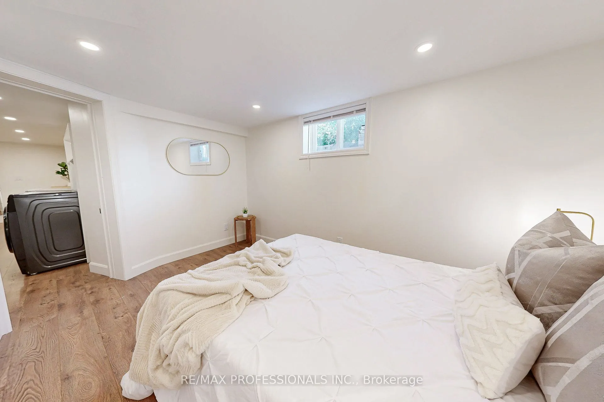 146 Pinegrove Avenue