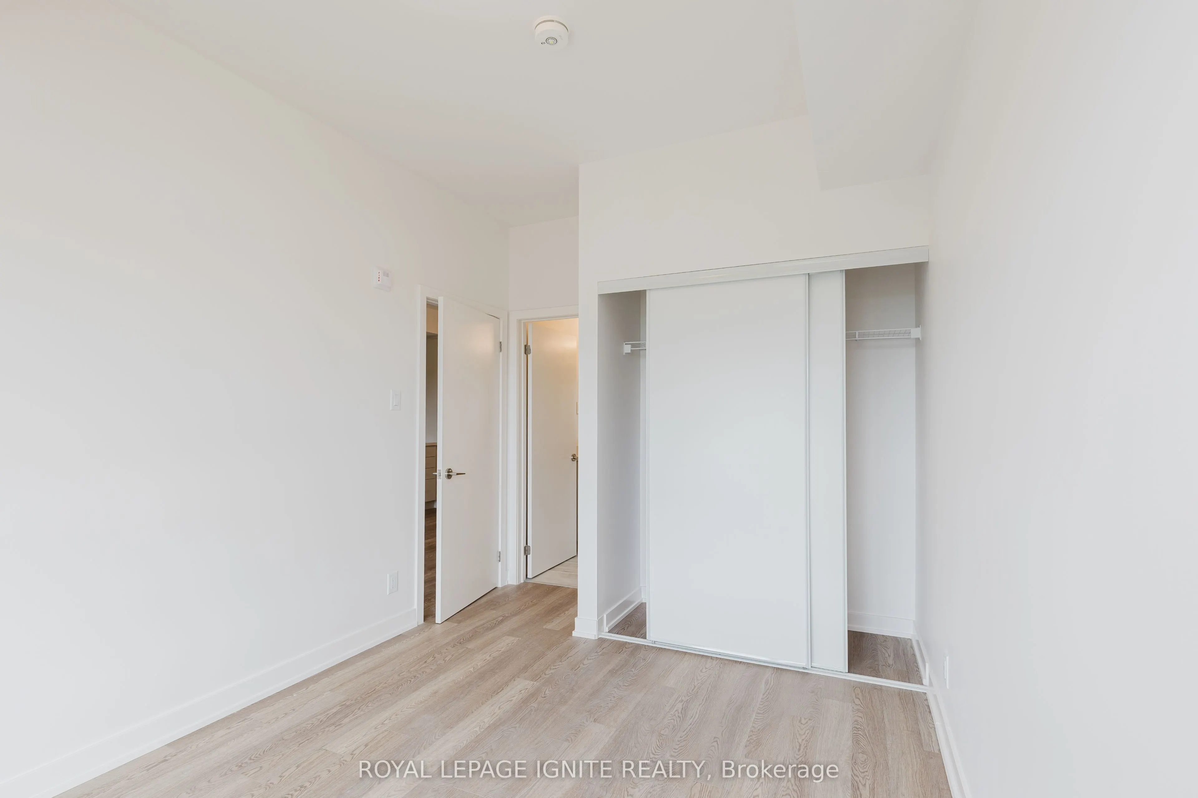 55 Clarington Boulevard, #907