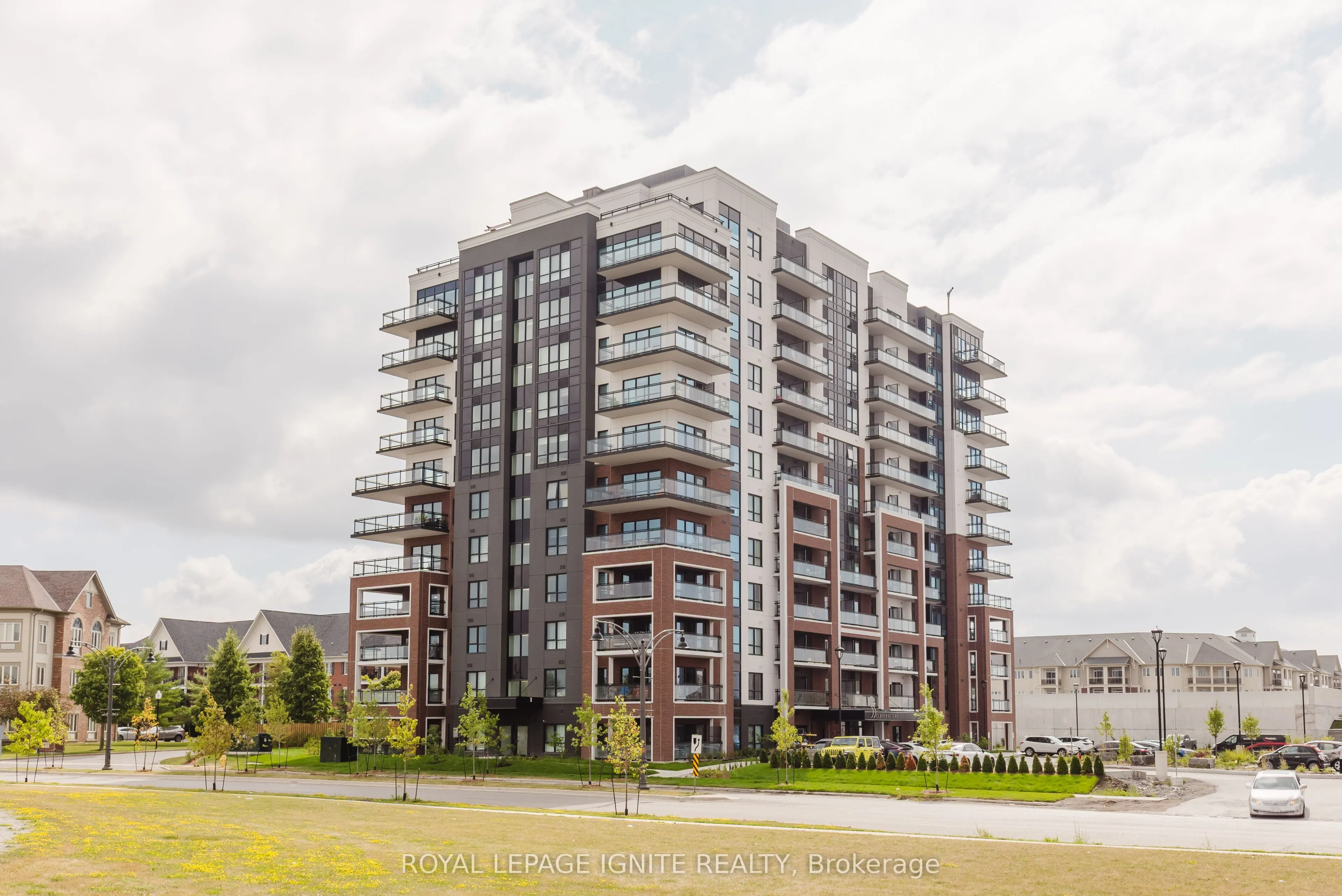 55 Clarington Boulevard, #907