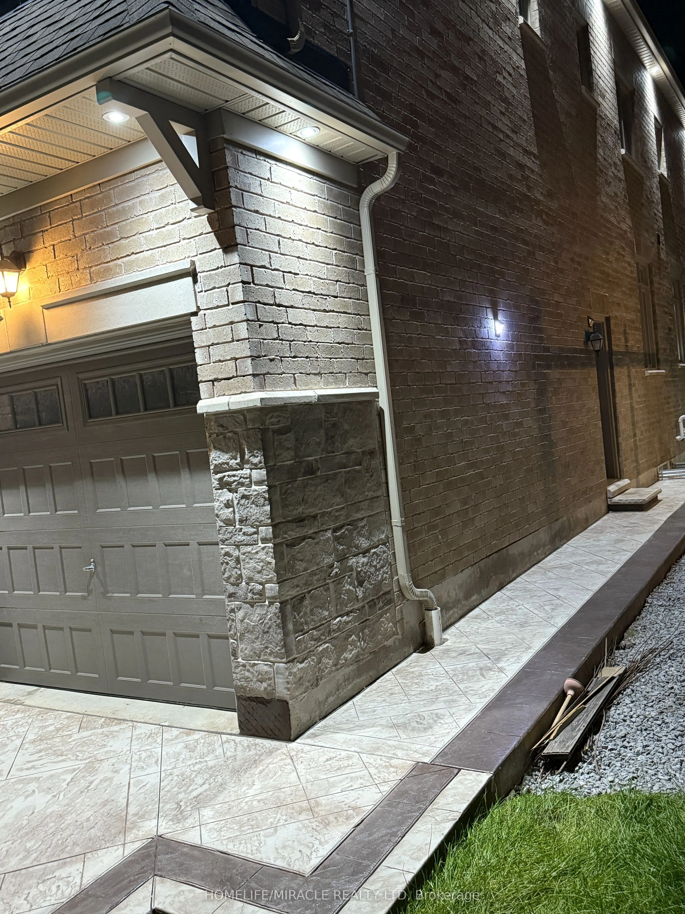 52 Huggins Drive